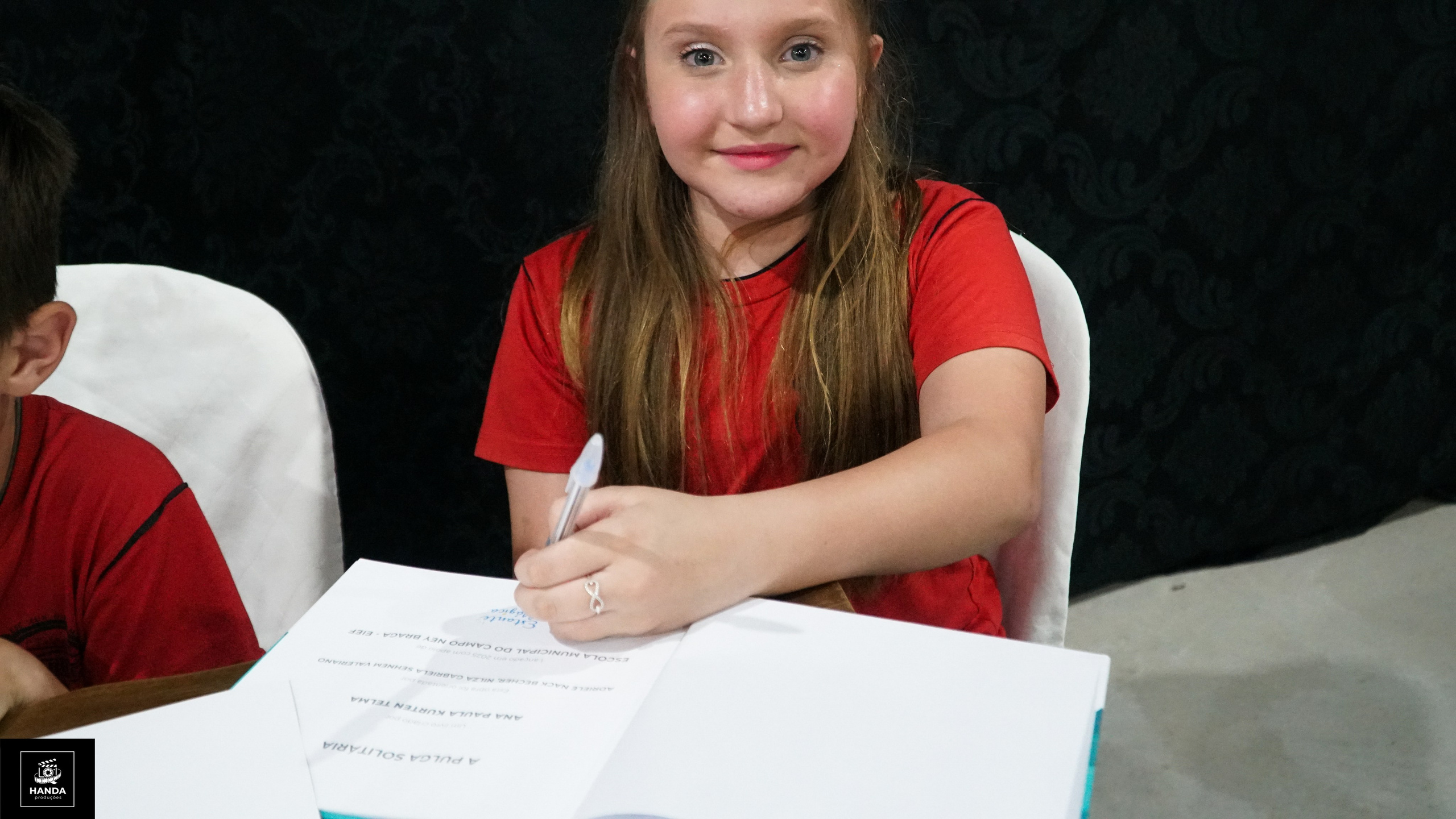 Noite autógrafos colégio Aurélio Buarque de Holanda. Handa Produções