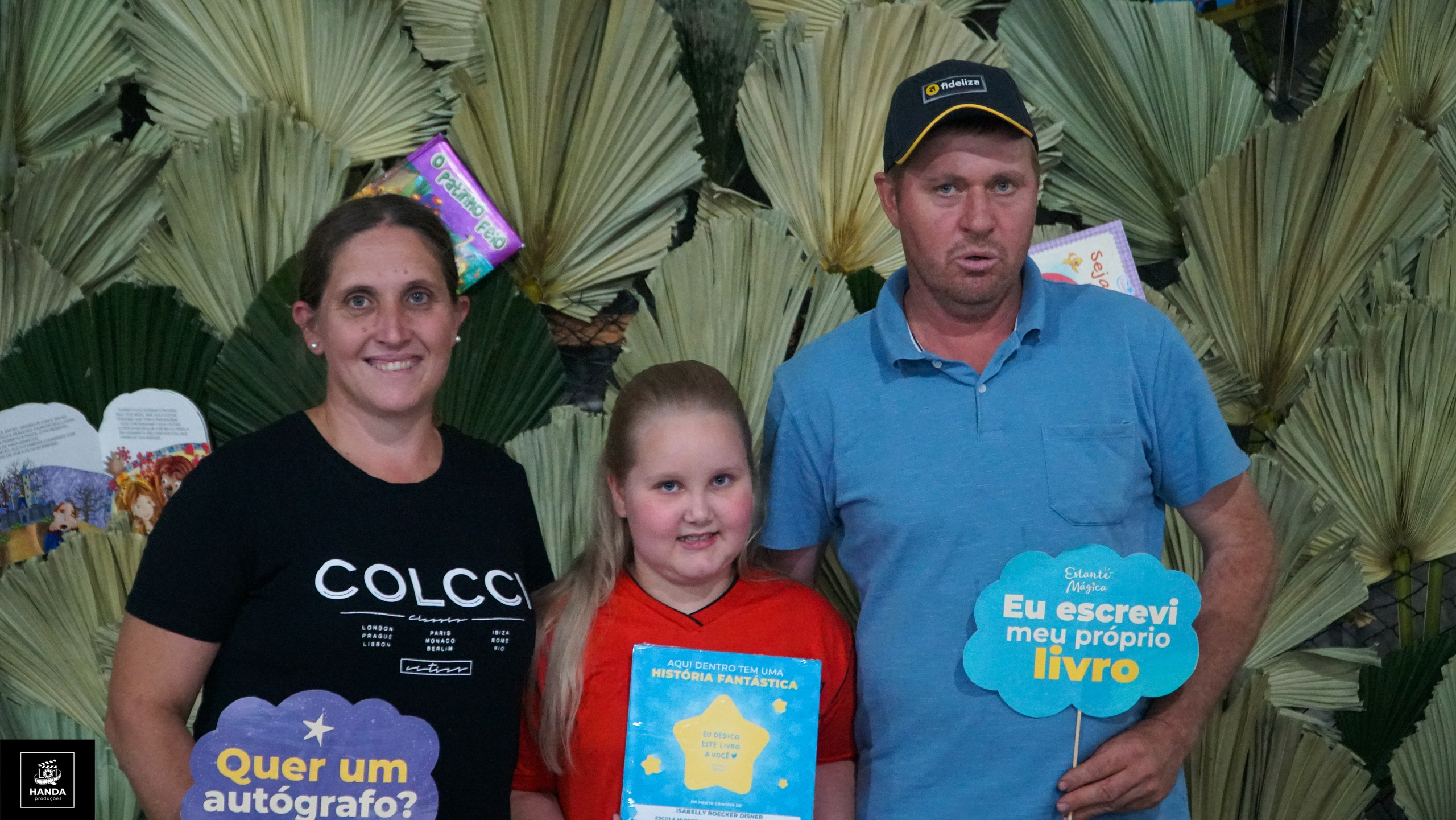 Noite autógrafos colégio Aurélio Buarque de Holanda. Handa Produções