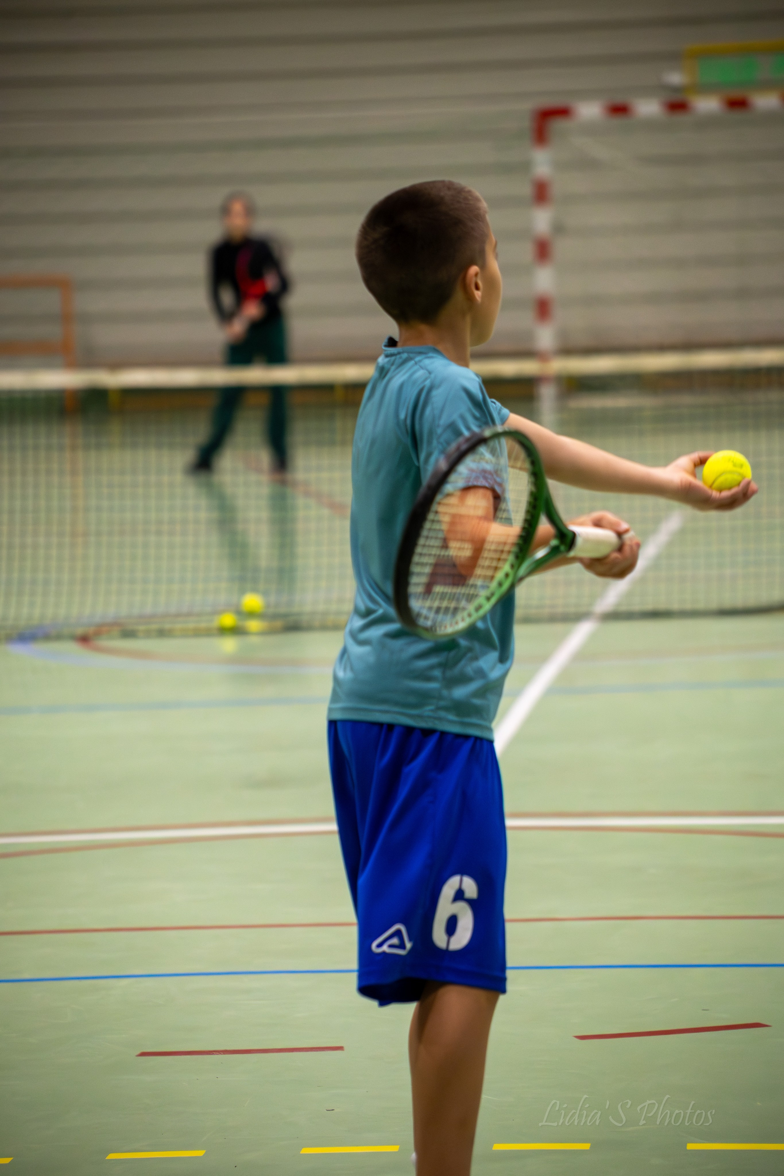 Turneu tenis de camp în sală. Fotograf. Lucrez cu oameni, produse și spații. Portret și fotografie creativă. Bacău, România. Lidia Savinoiu