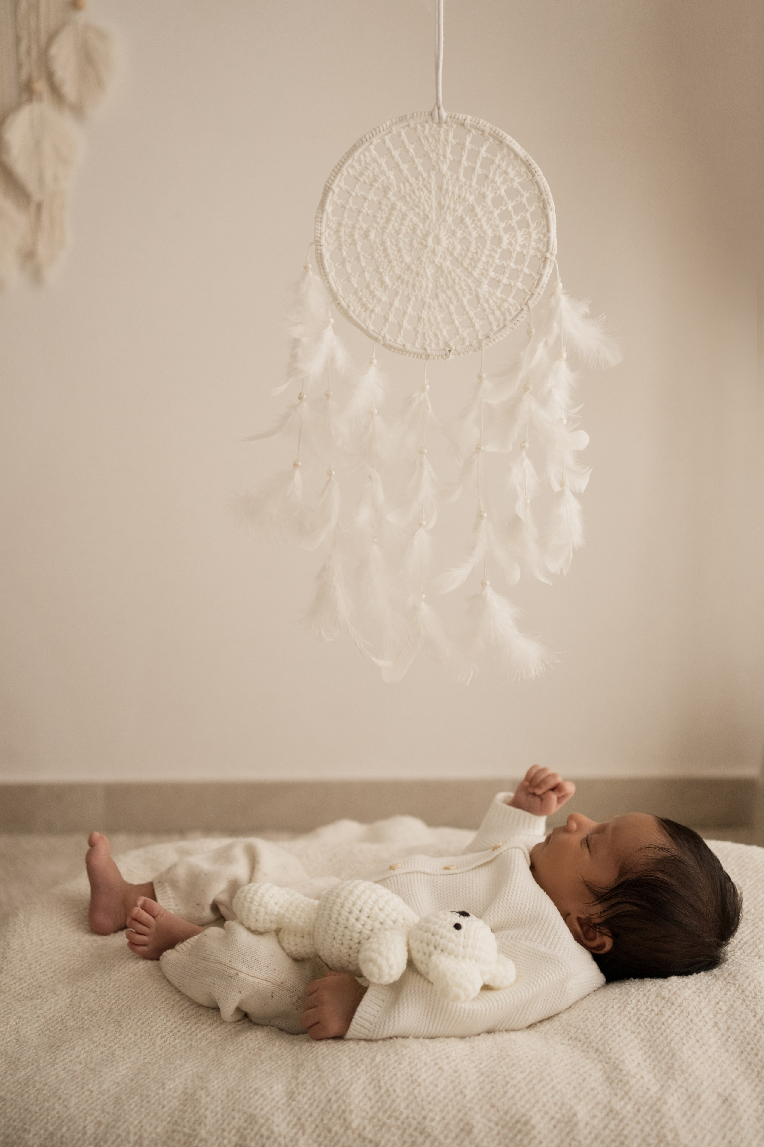 First moments of love. Angela Iakovleva — Family Photographer in Dubai