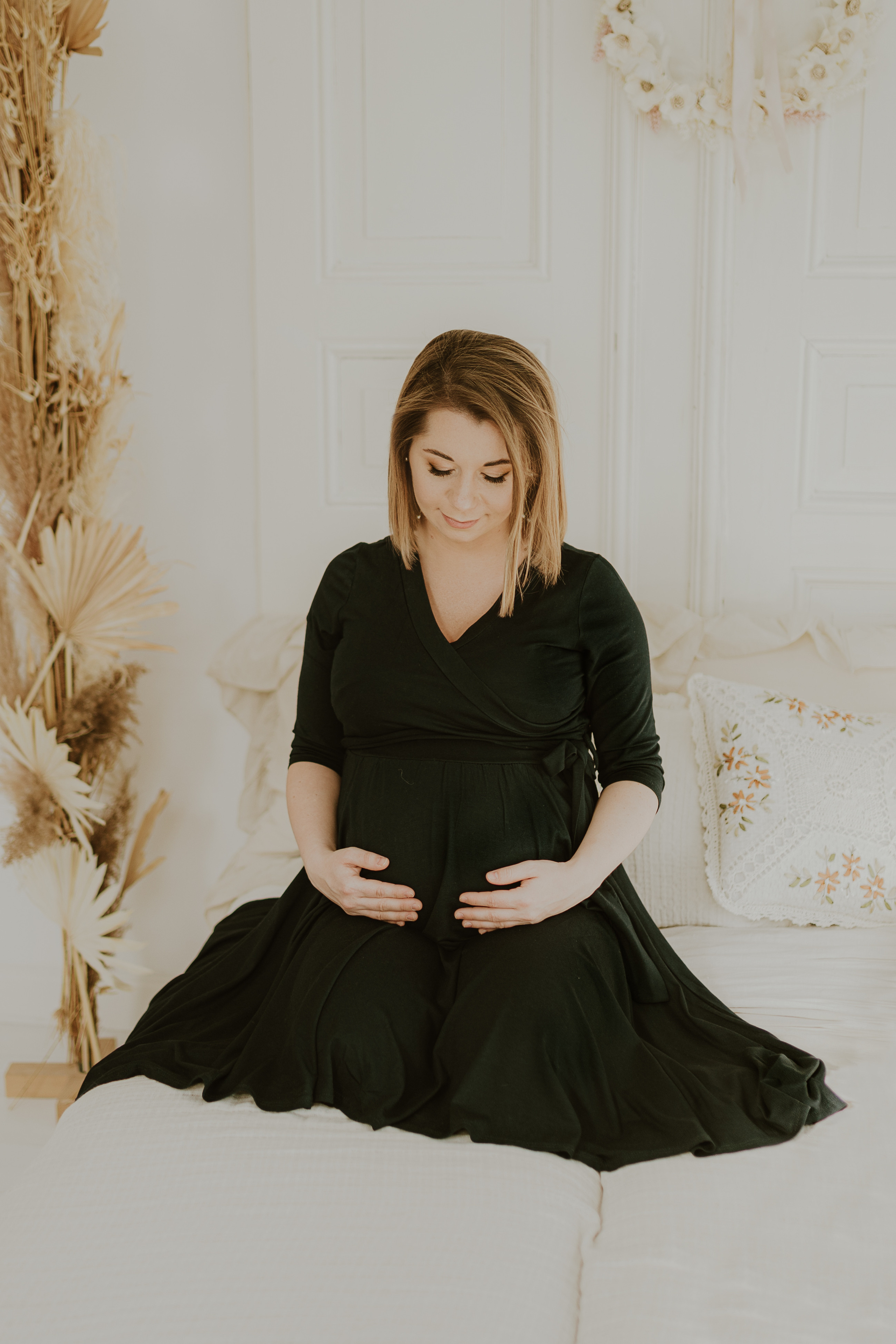 SESJA RODZINNA W CYNAMONOWYM STUDIU. Karkowskafoto - fotografia miłości