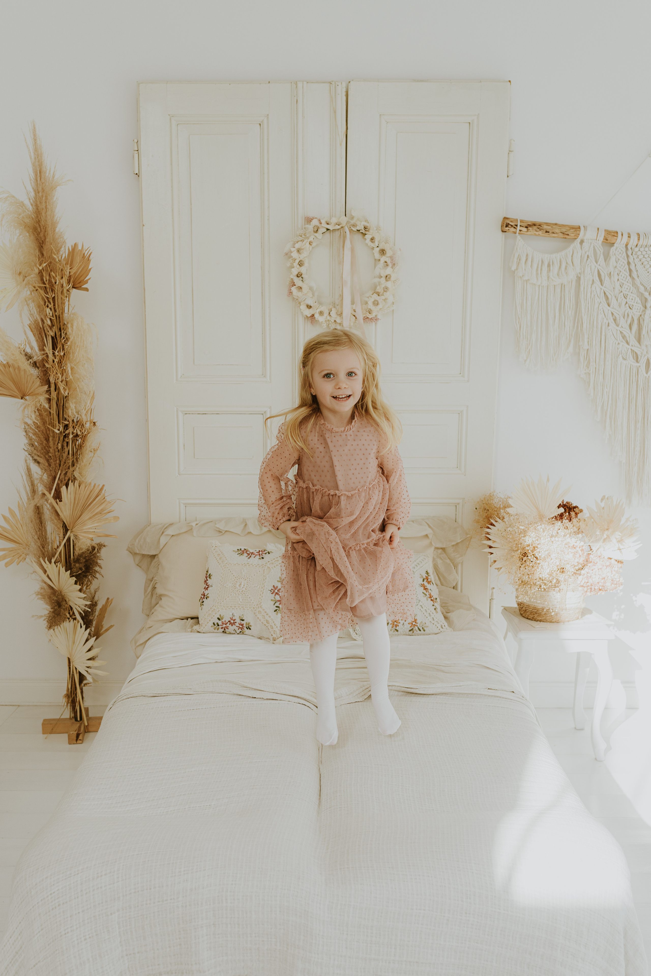 SESJA RODZINNA W CYNAMONOWYM STUDIU. Karkowskafoto - fotografia miłości