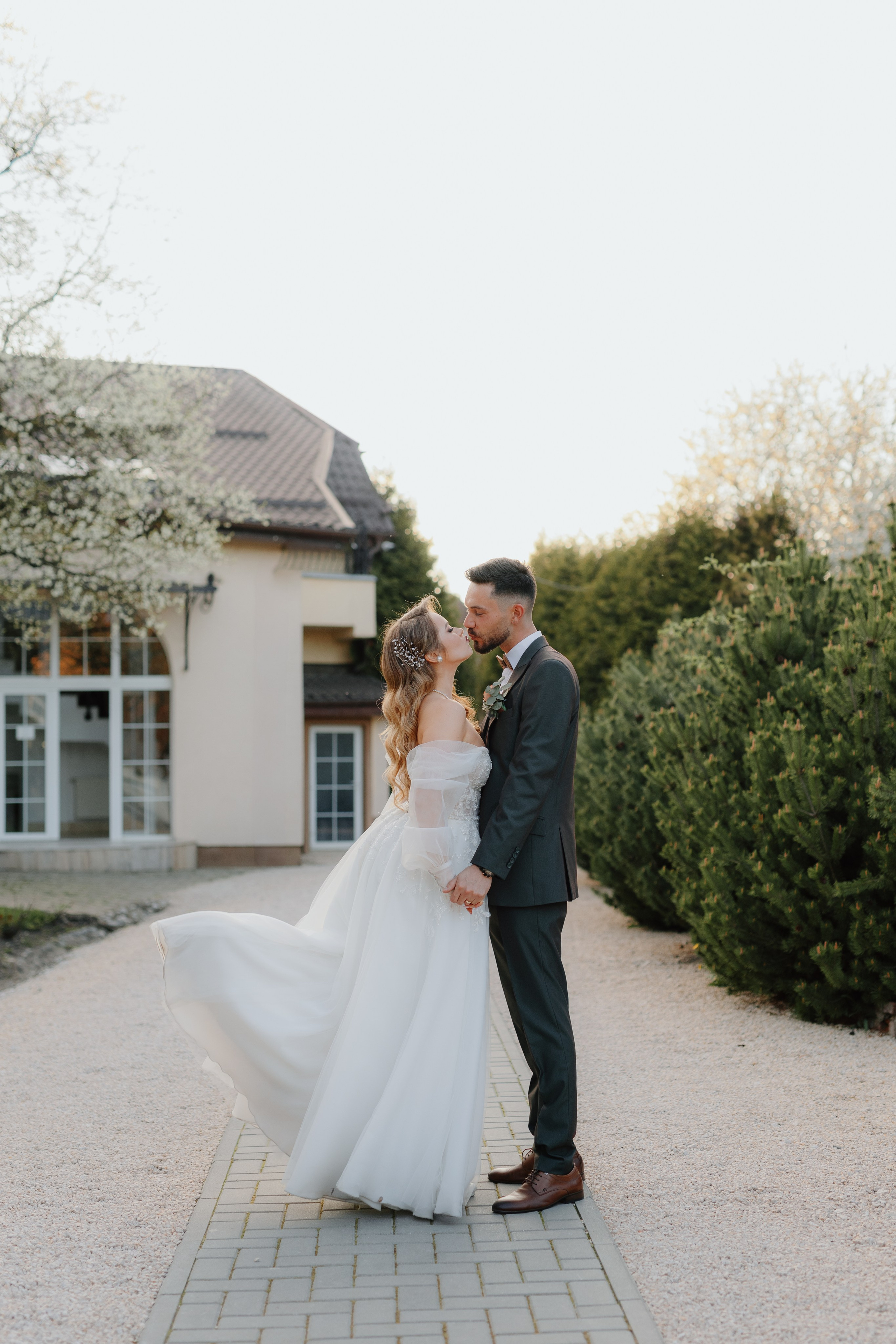 Nicoleta & Lucian. Main