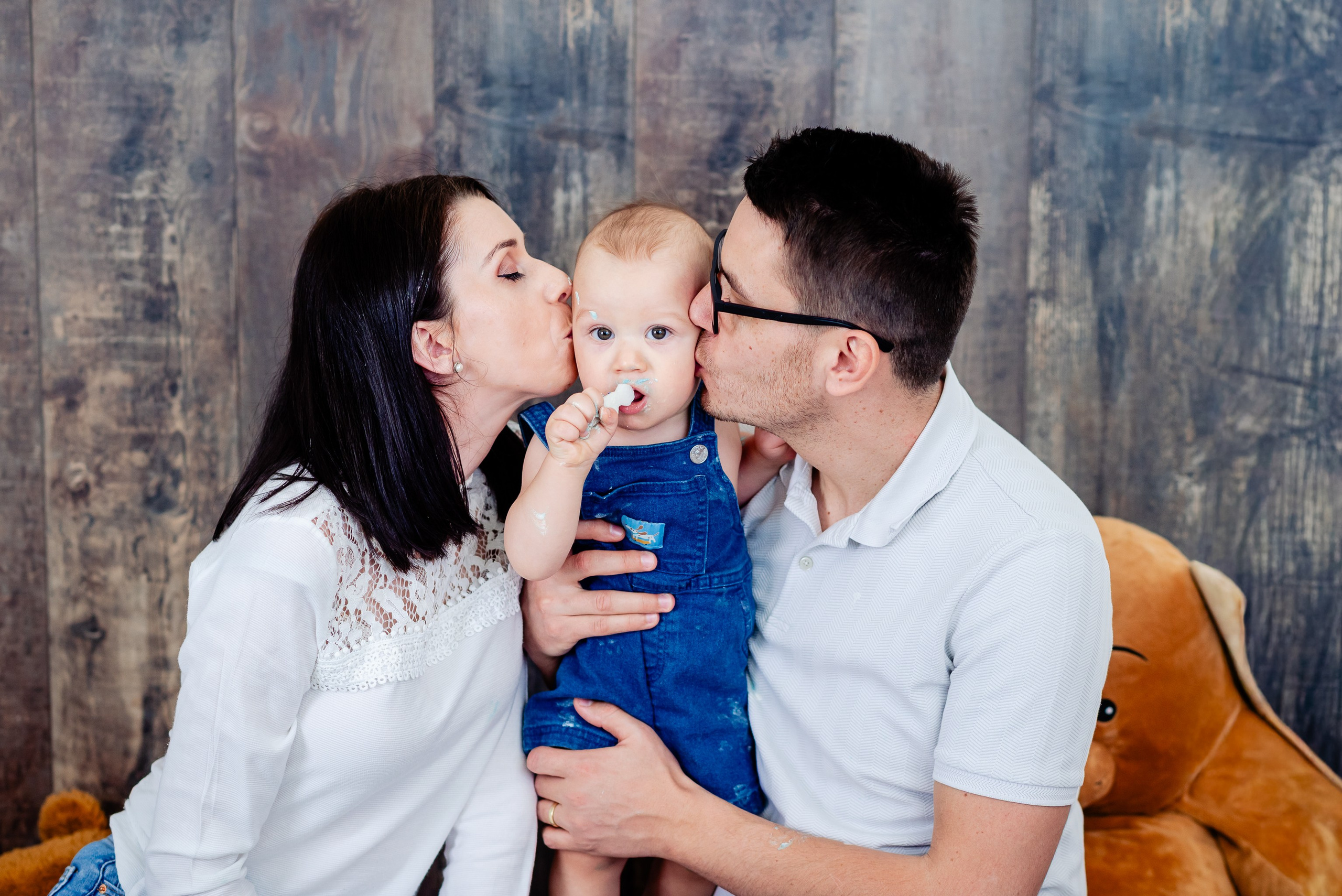 Smash the cake — Aris. The Unseen by Giani Maftei