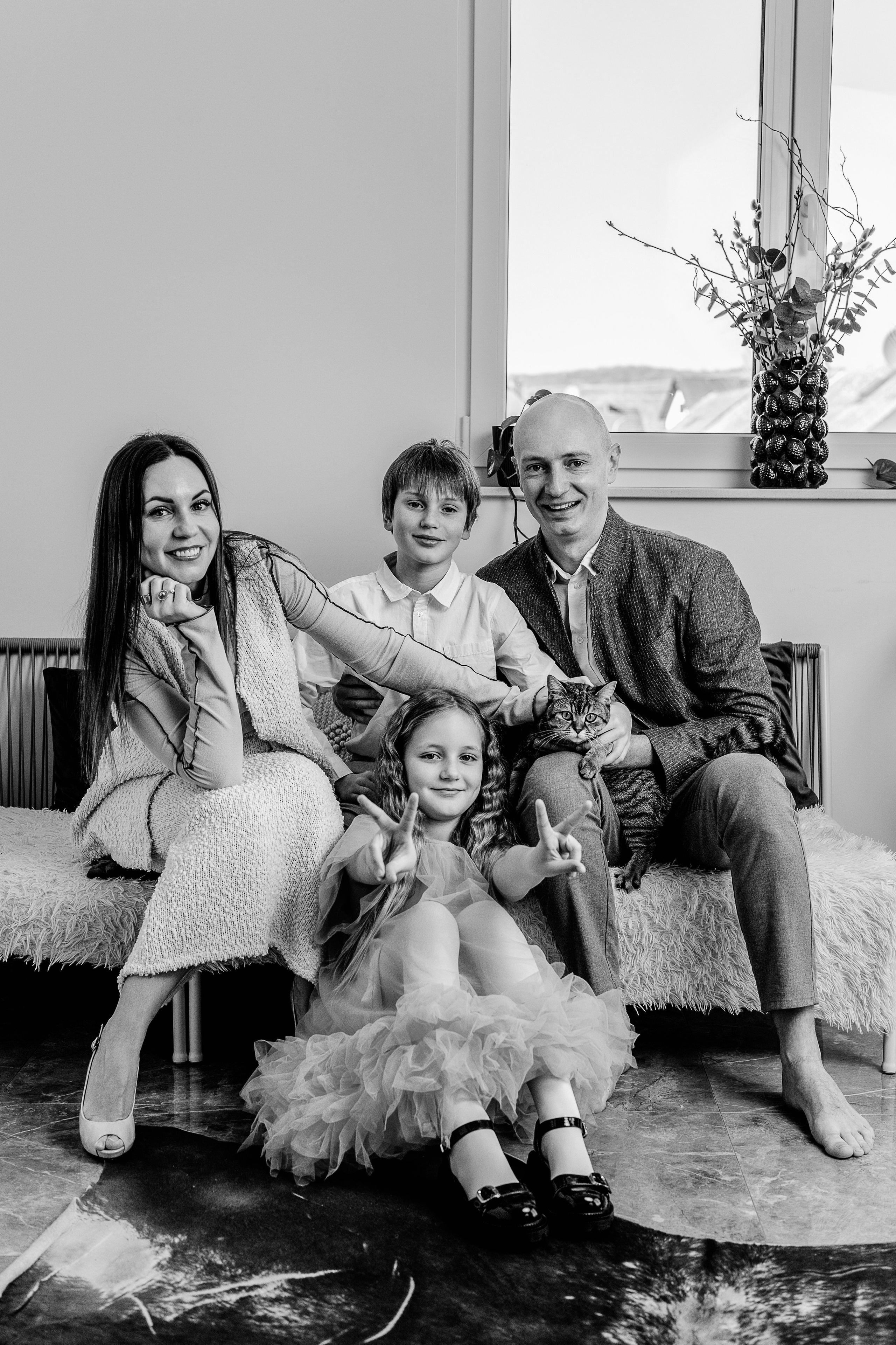 Family home shooting. Family, conceptual women portrait photograher in Geneva, Switzerland