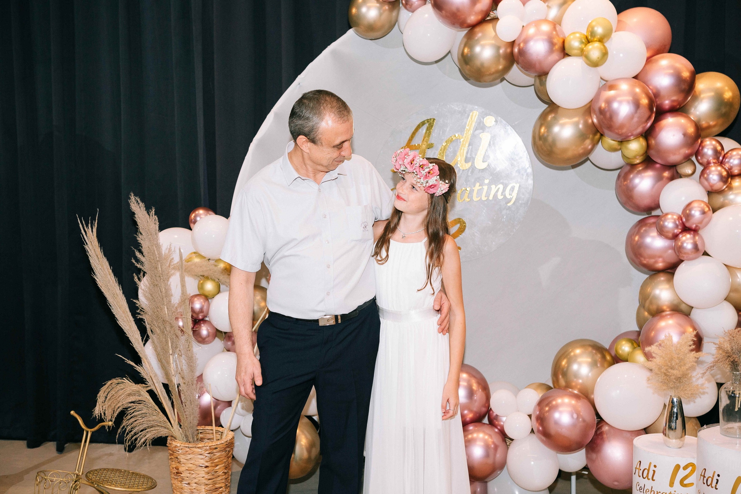 PARTY WITH FRIENDS. Https://shi-photo.com/