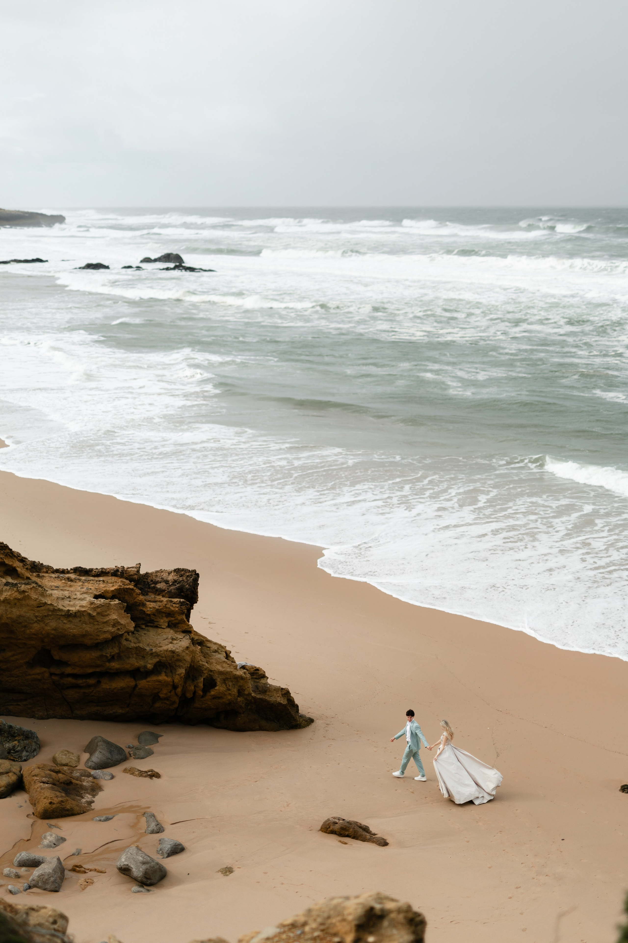 Vivien & Razvan. Main