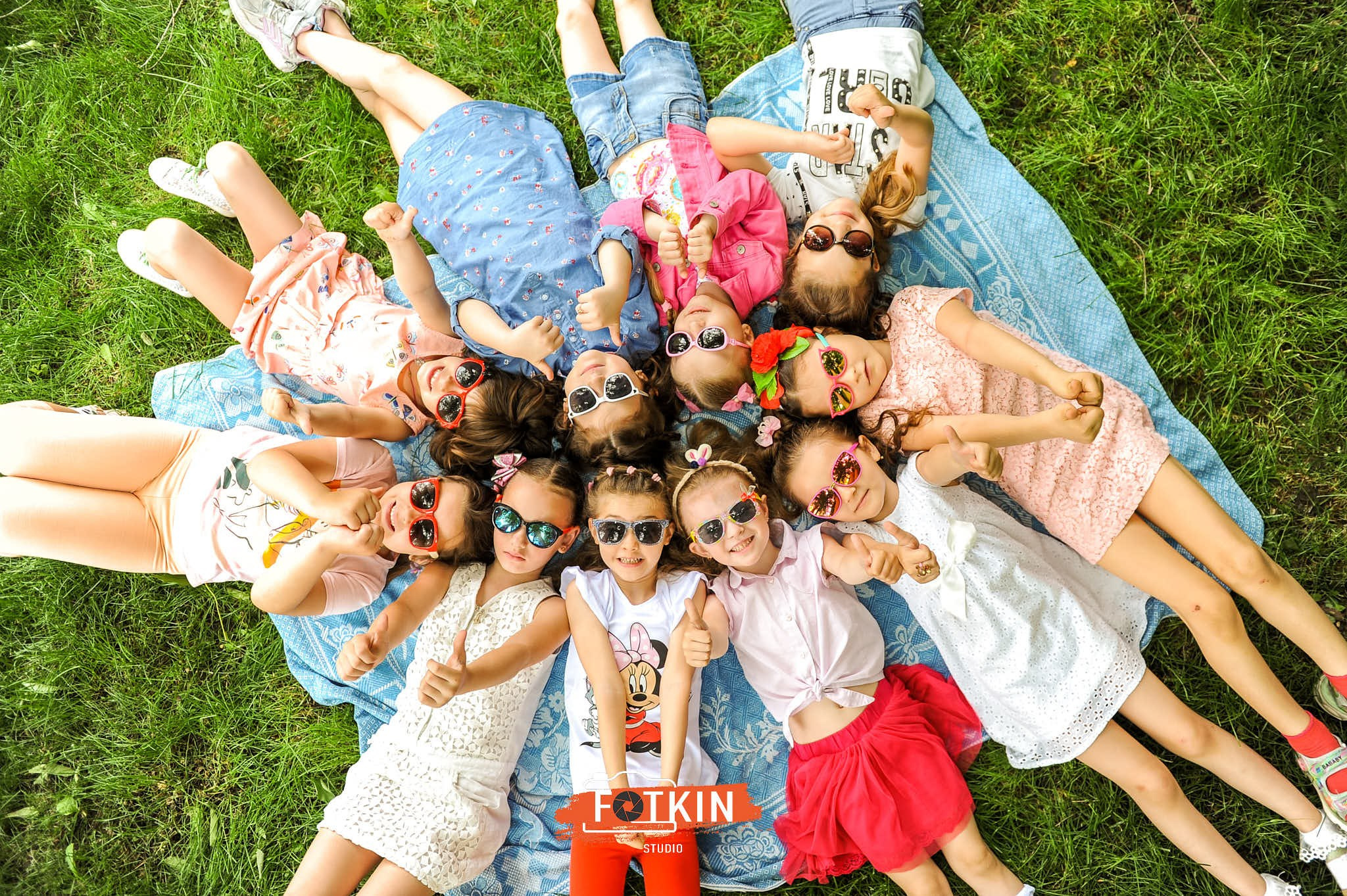 Випускний альбом в дитячому садку на замовлення Київ. Випускні альбоми фотокниги Київ та Дніпро