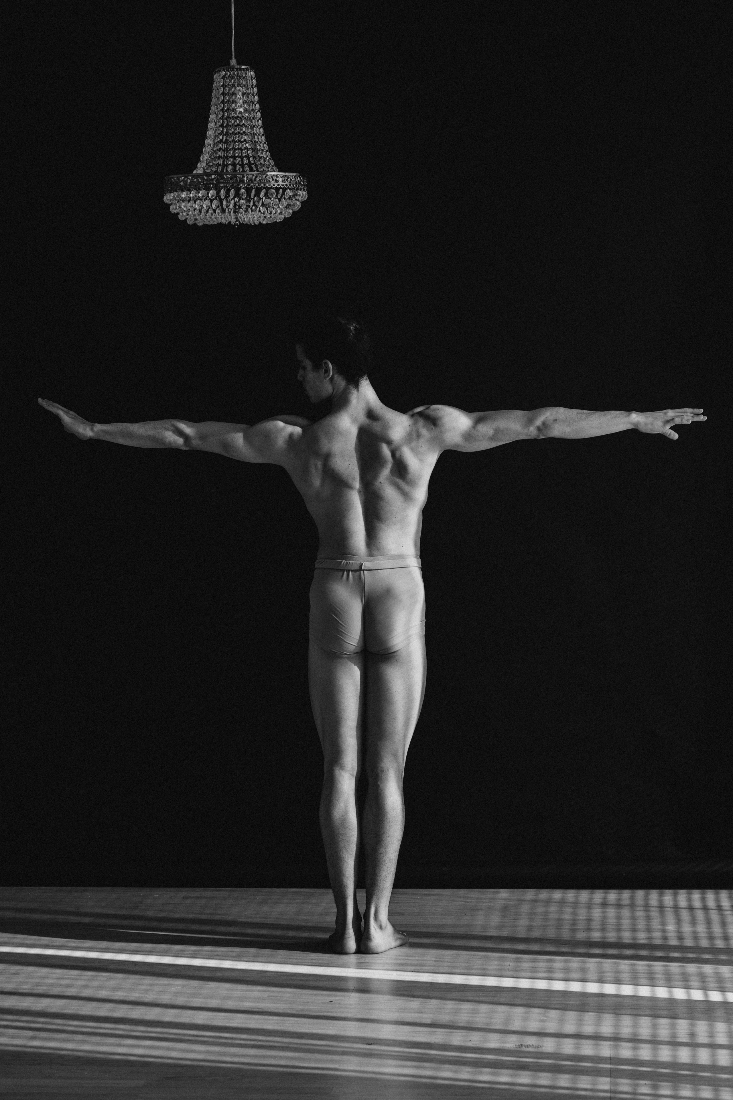 DANCERS. Victoria Olonen – Cinematic Portrait Artist | Helsinki & Europe
