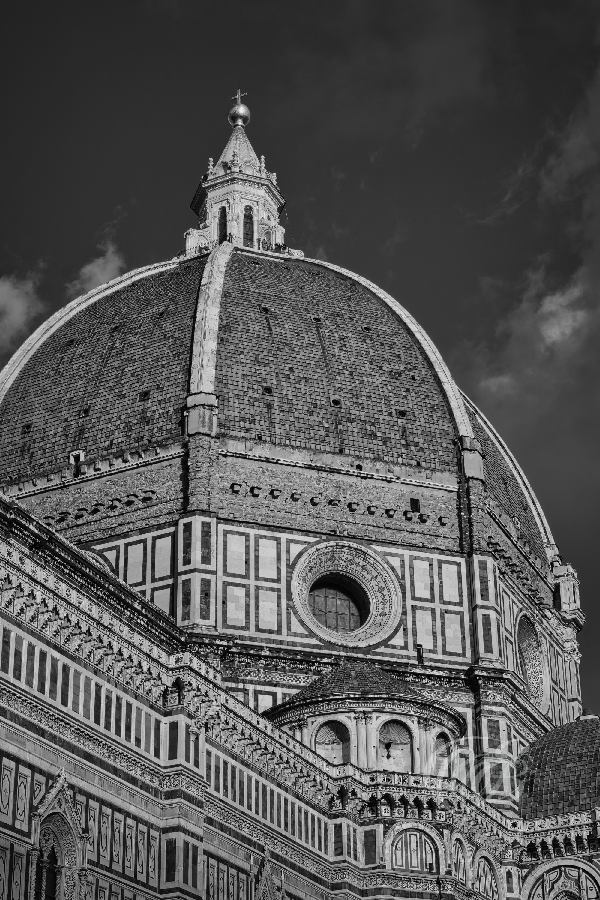 Florence Italy - The Dome of Santa Maria del Fiore - B&W - Eduardo Bartoli Fine Art Photography - Black-and-white photograph of the Dome of Santa Maria del Fiore in Florence, Italy – fine art photography by Eduardo Bartoli.