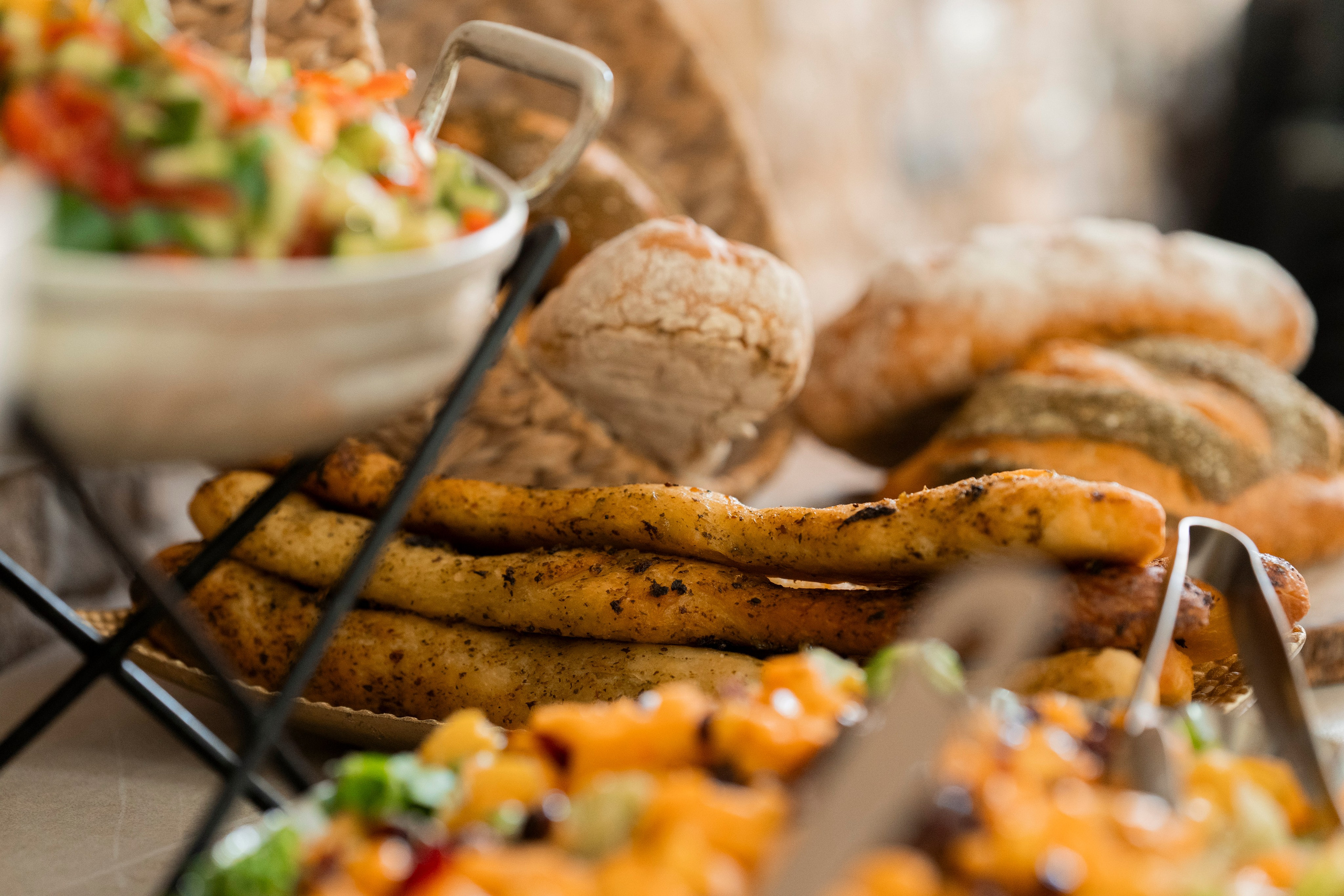 הנחת התפילין רפאל לוי. יוסף מזרחי צילום חתונה, ברית וזוגיות. צלם מקצועי שאוהב להוציא אתכם הכי יפים ברגעים הכי מרגשים