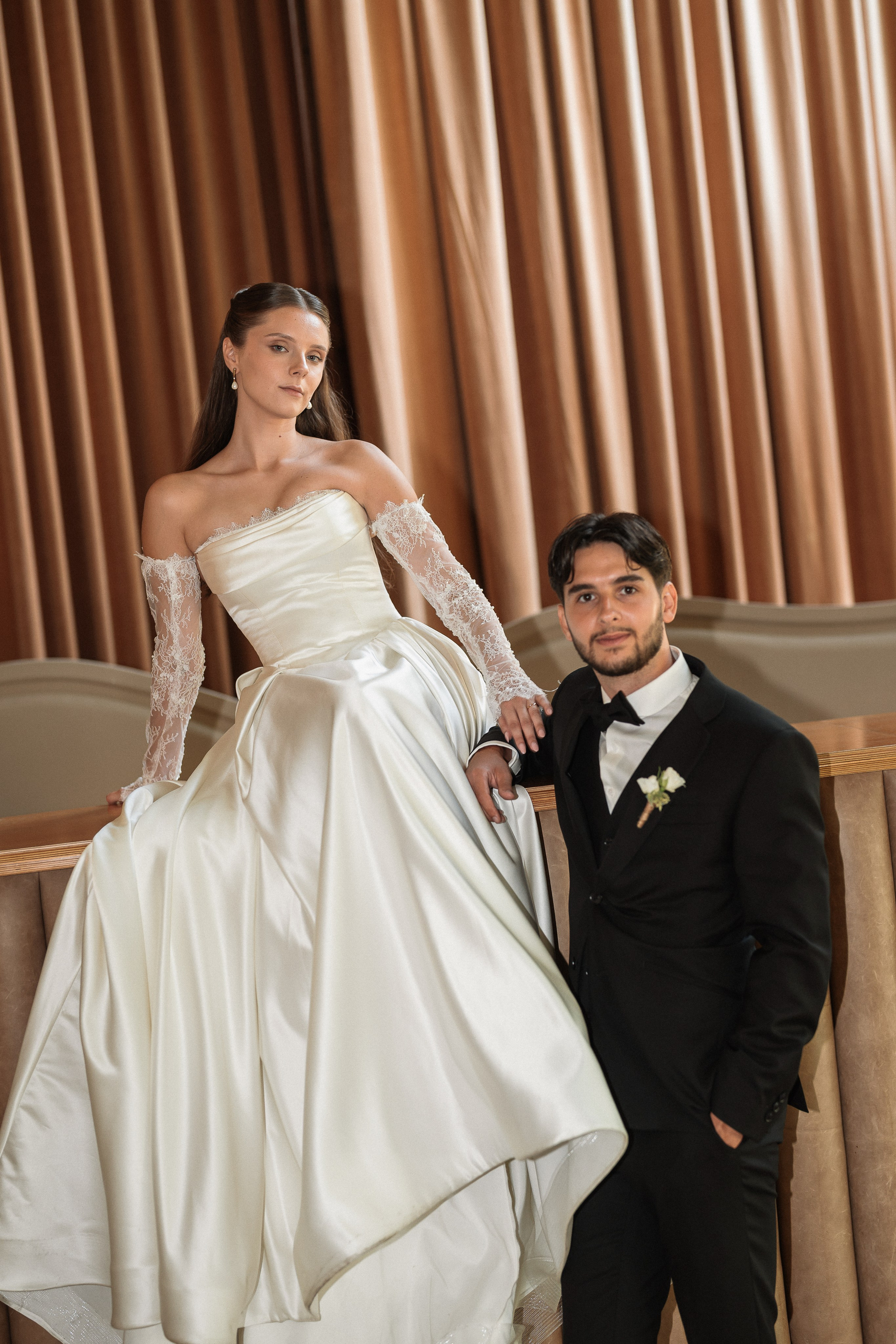 Retrato dos noivos durante a receção de casamento