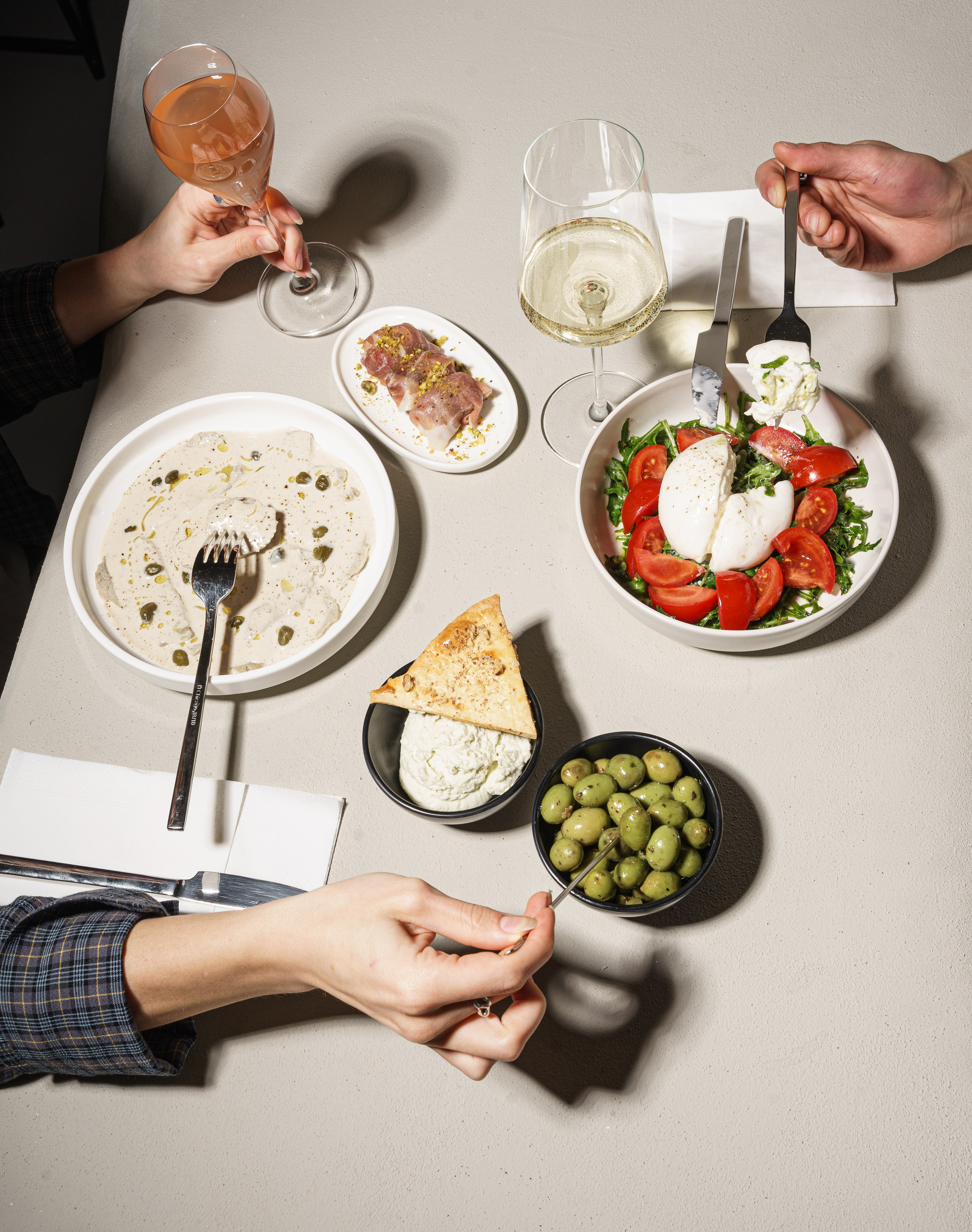 EFSY | Coffee & Cocktail Bar | Prague