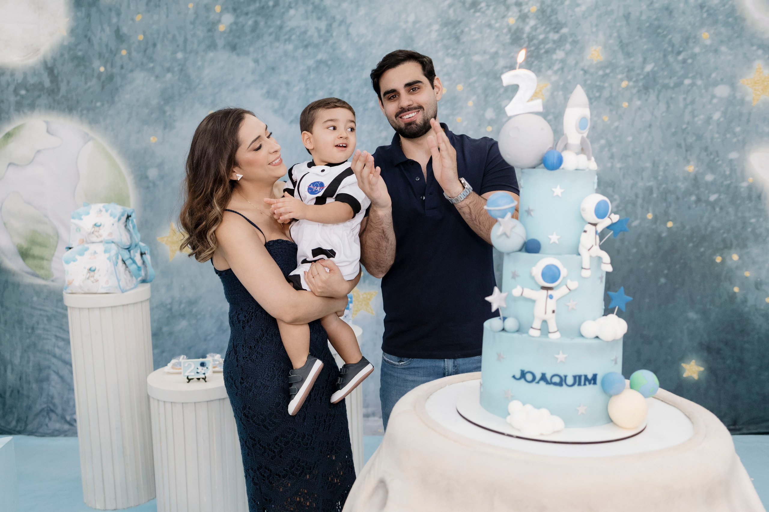 Momento do parabéns na festa de 2 anos do Joaquim