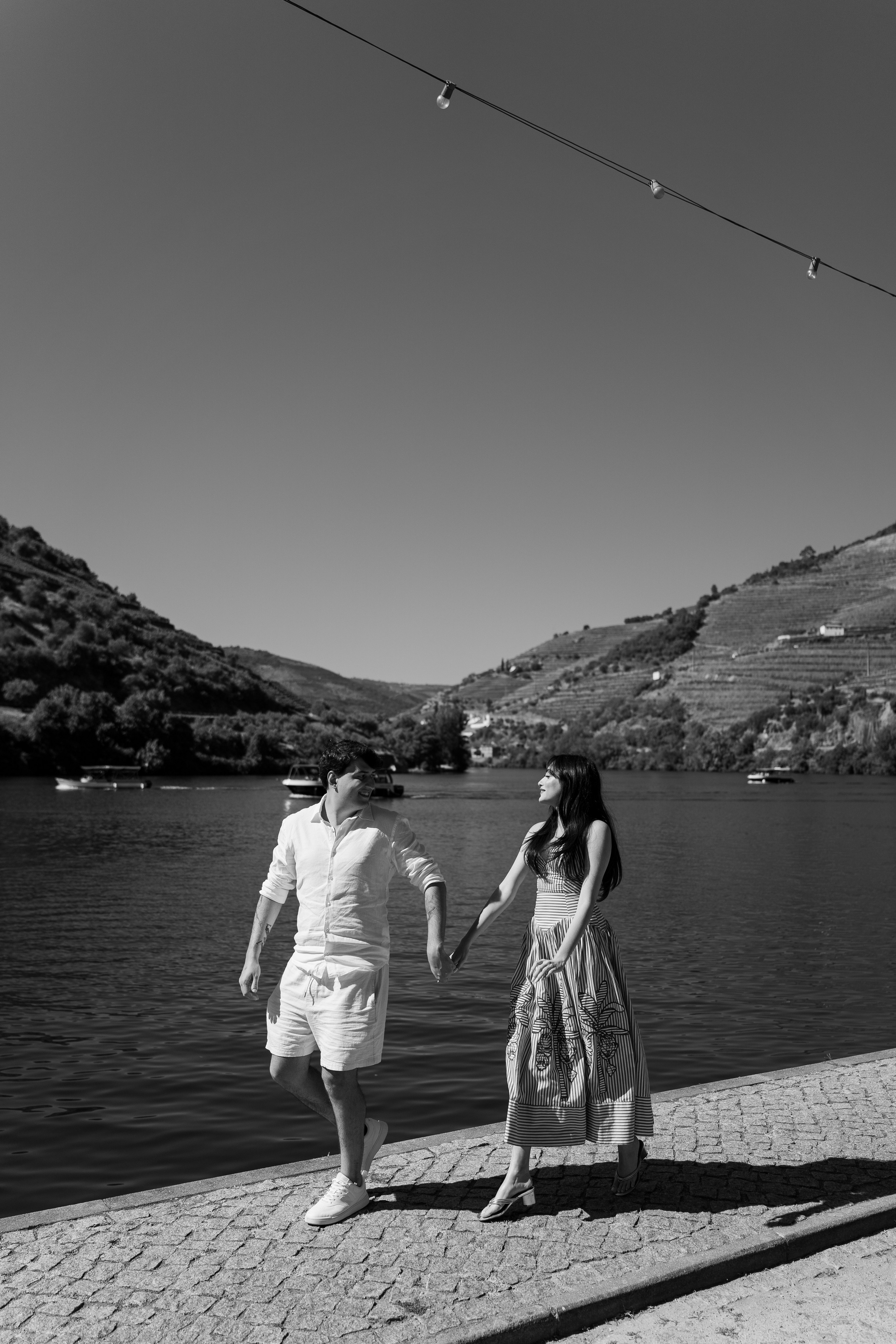Wedding Proposal at Douro Valley — Arthur & Ana. Wedding & destination wedding photographer in Porto, Portugal — Davi Valente | Lisbon, Douro Valley, Rome, Tuscany & Lake Como