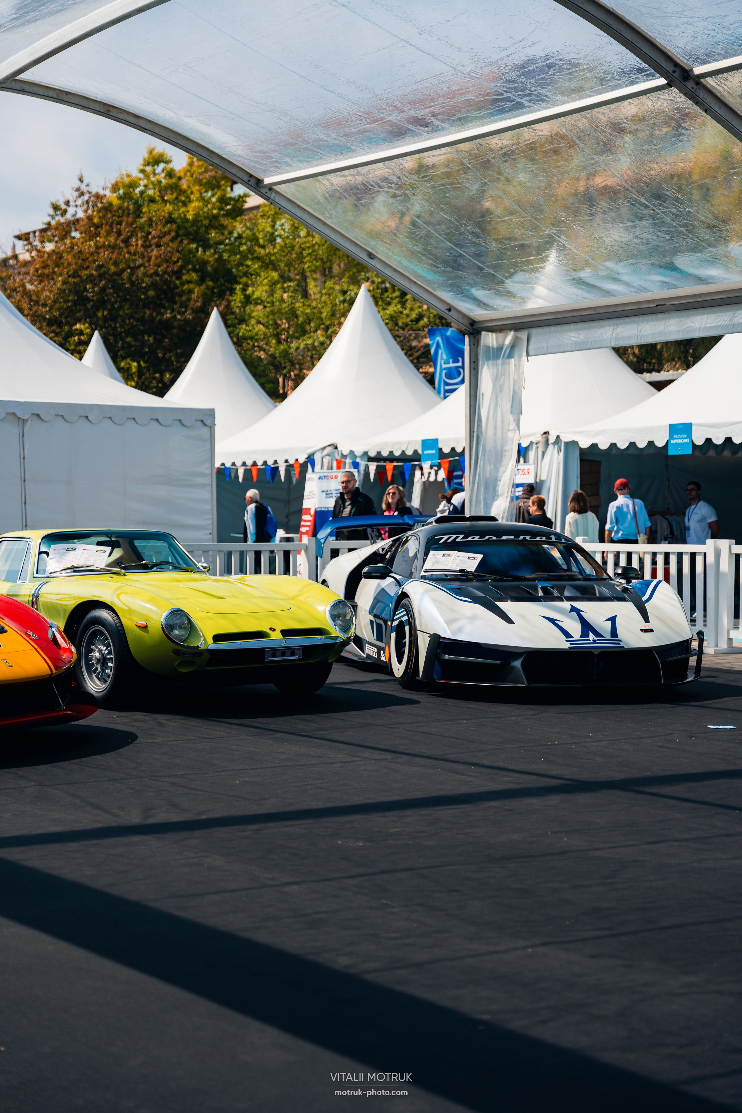 Legends de Nice. Photographe de voitures à Paris — Vitalii Motruk