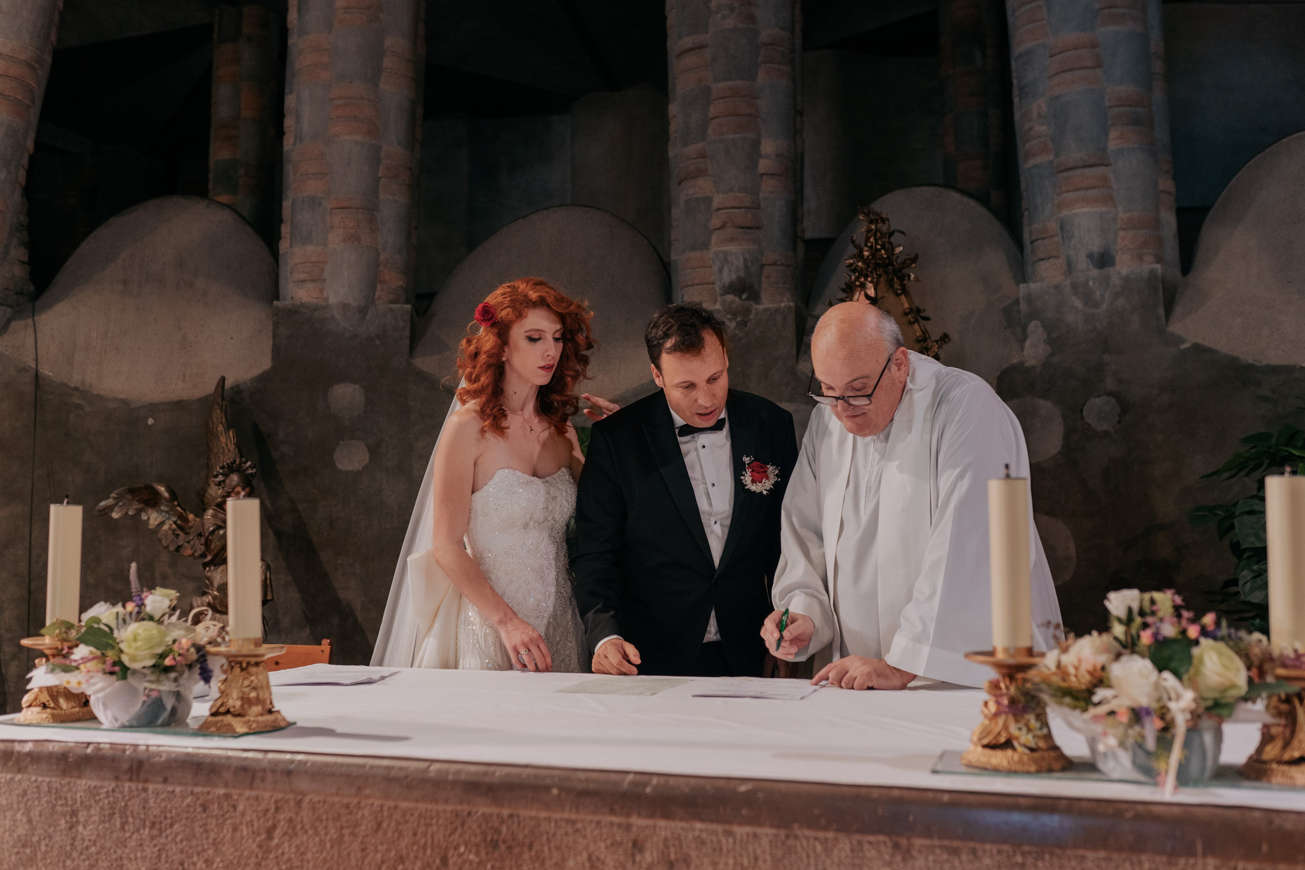 Havie & Isabel — a wedding in Gaudí’s Crypt. DiaFoto Weddings · Premium Destination Wedding Photographer & Videographer in Barcelona