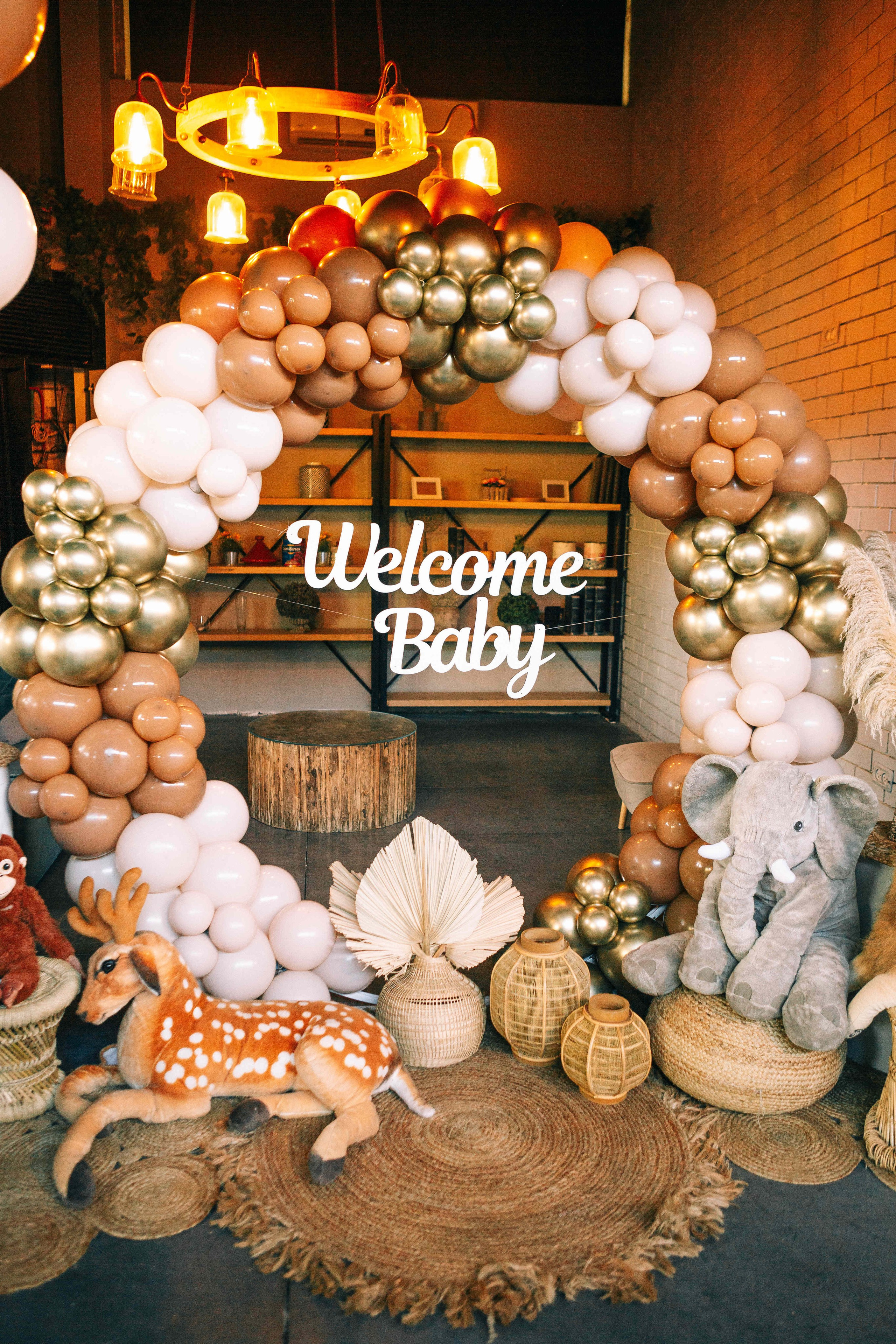 BRIT MILA (BIG EVENT). PHOTOGRAPHER IN ISRAEL