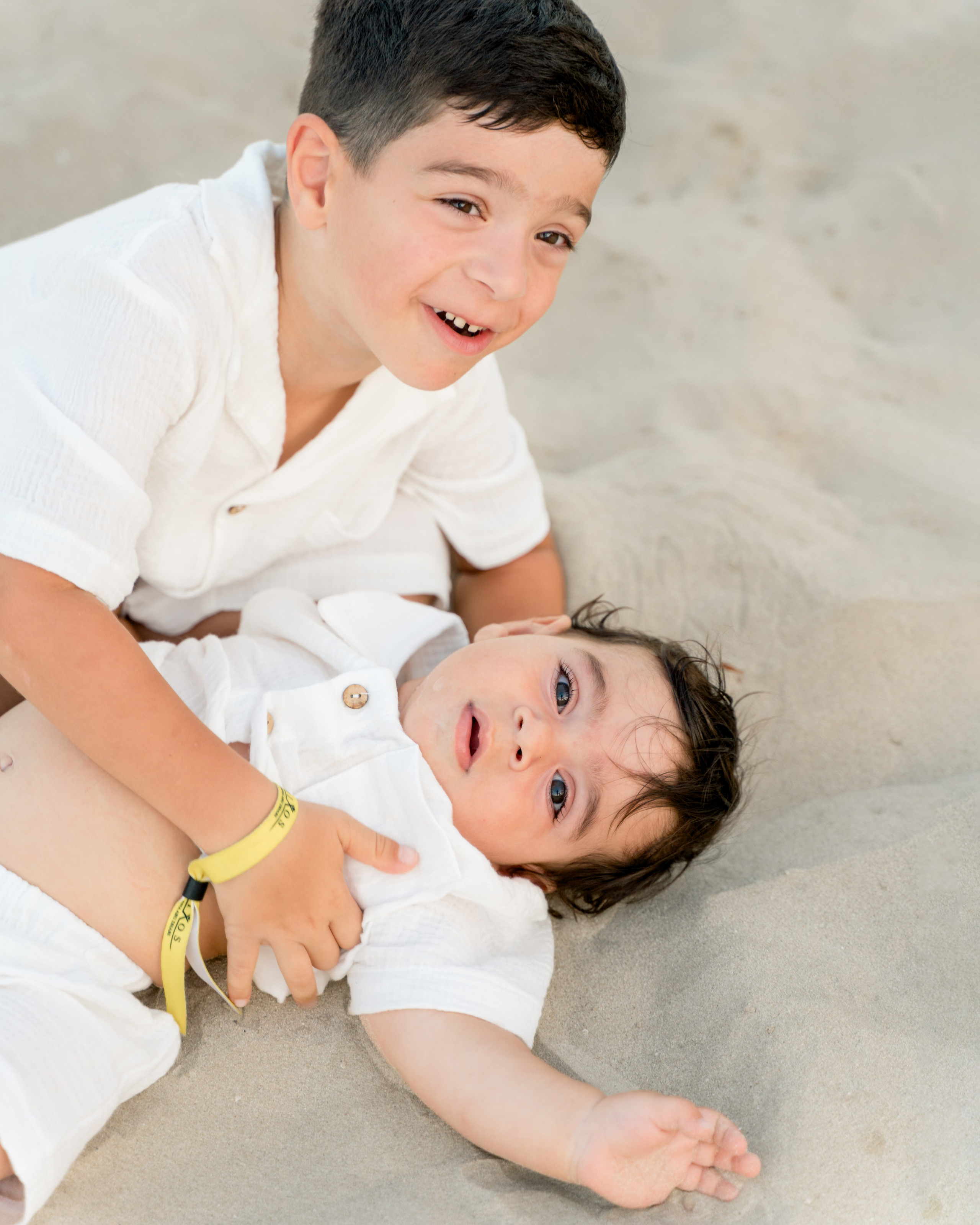 Семейная съемка на пляже. Фотограф в Абу Даби Марина