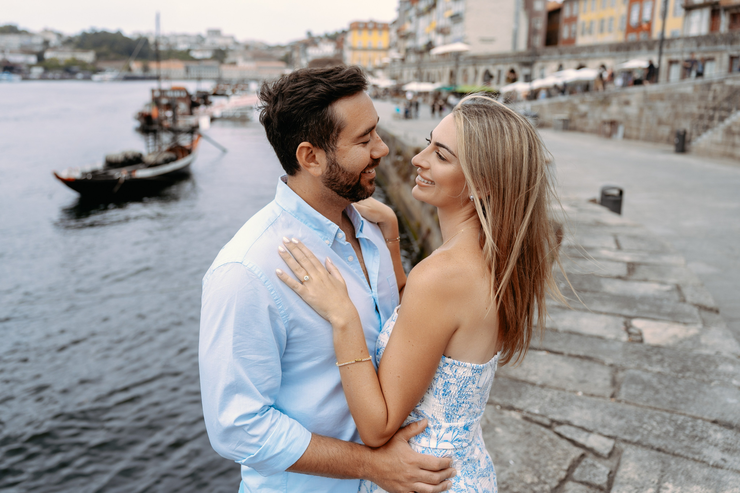 LOVE STORY IN PORTO. Sessões de fotos e vídeos, tours fotográficos em Portugal — WePortugal