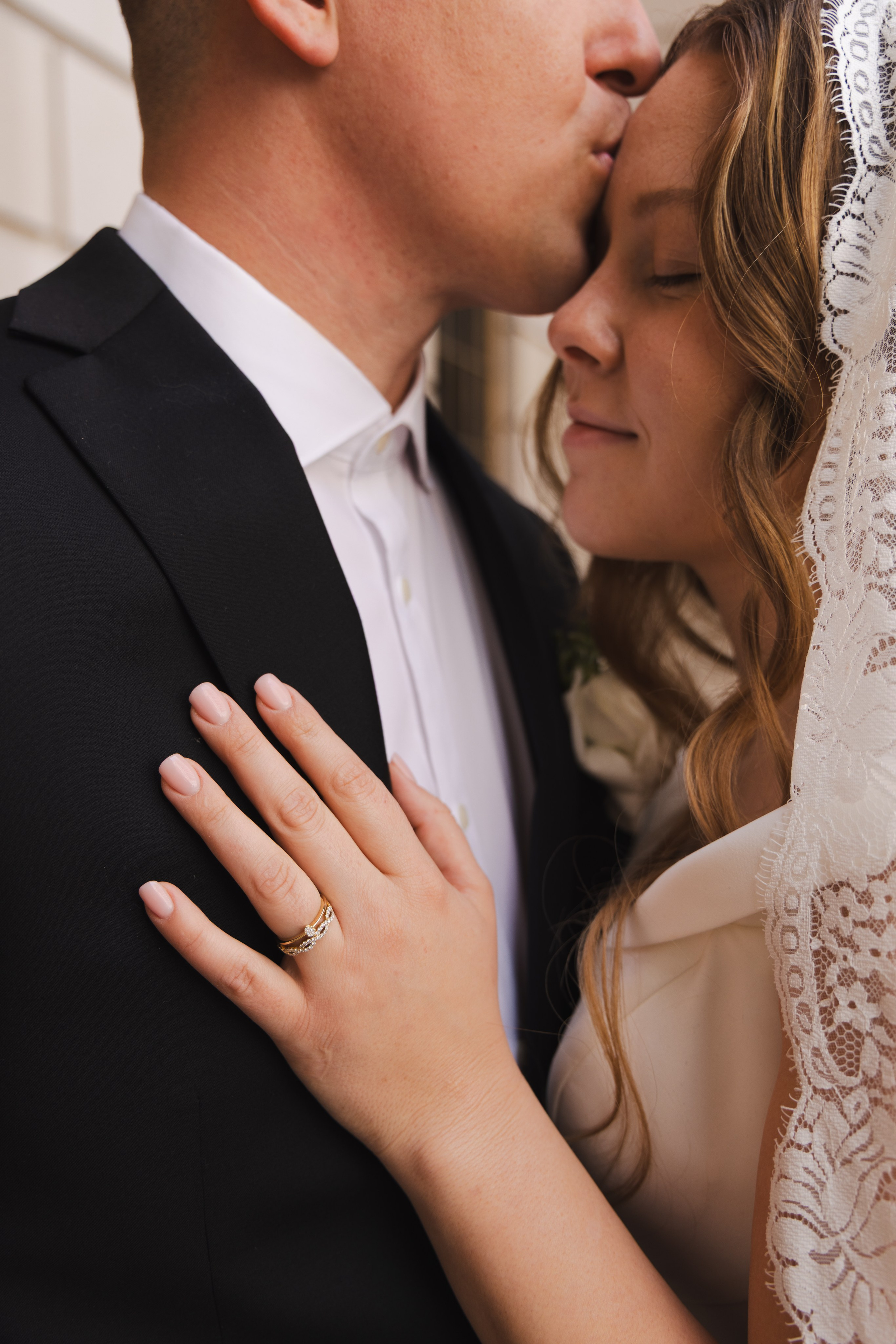 Wedding photography. Eikanmedia | Photographer and videographer capturing weddings, families, engagements, pregnancy & newborns | Vancouver, WA | USA