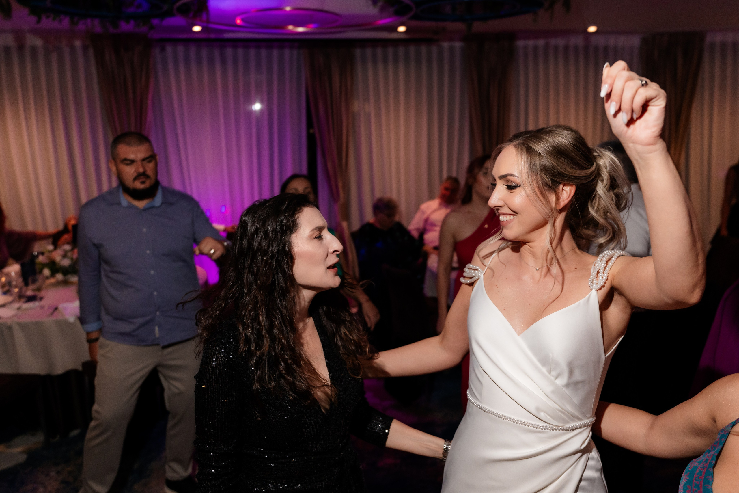 Madisson & Alex. Destination Wedding Photographer Alex Pasarelu