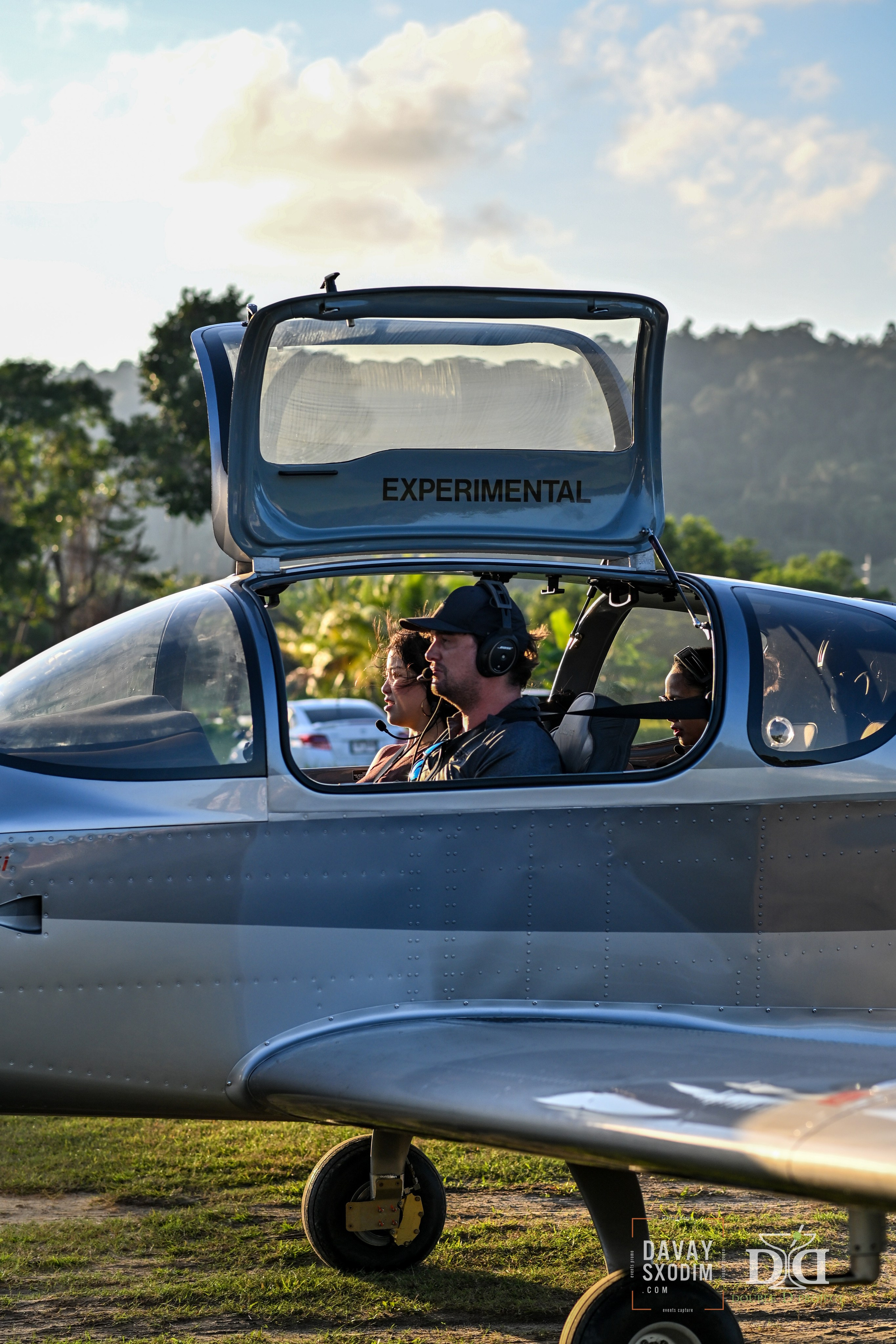 Вечеринка на аэродроме | Фоторепортаж | Афиша | DAVAYSXODIM.com PHUKET. АФИША|ФОТОРЕПОРТАЖИ|ИВЕНТЫ|ПХУКЕТ