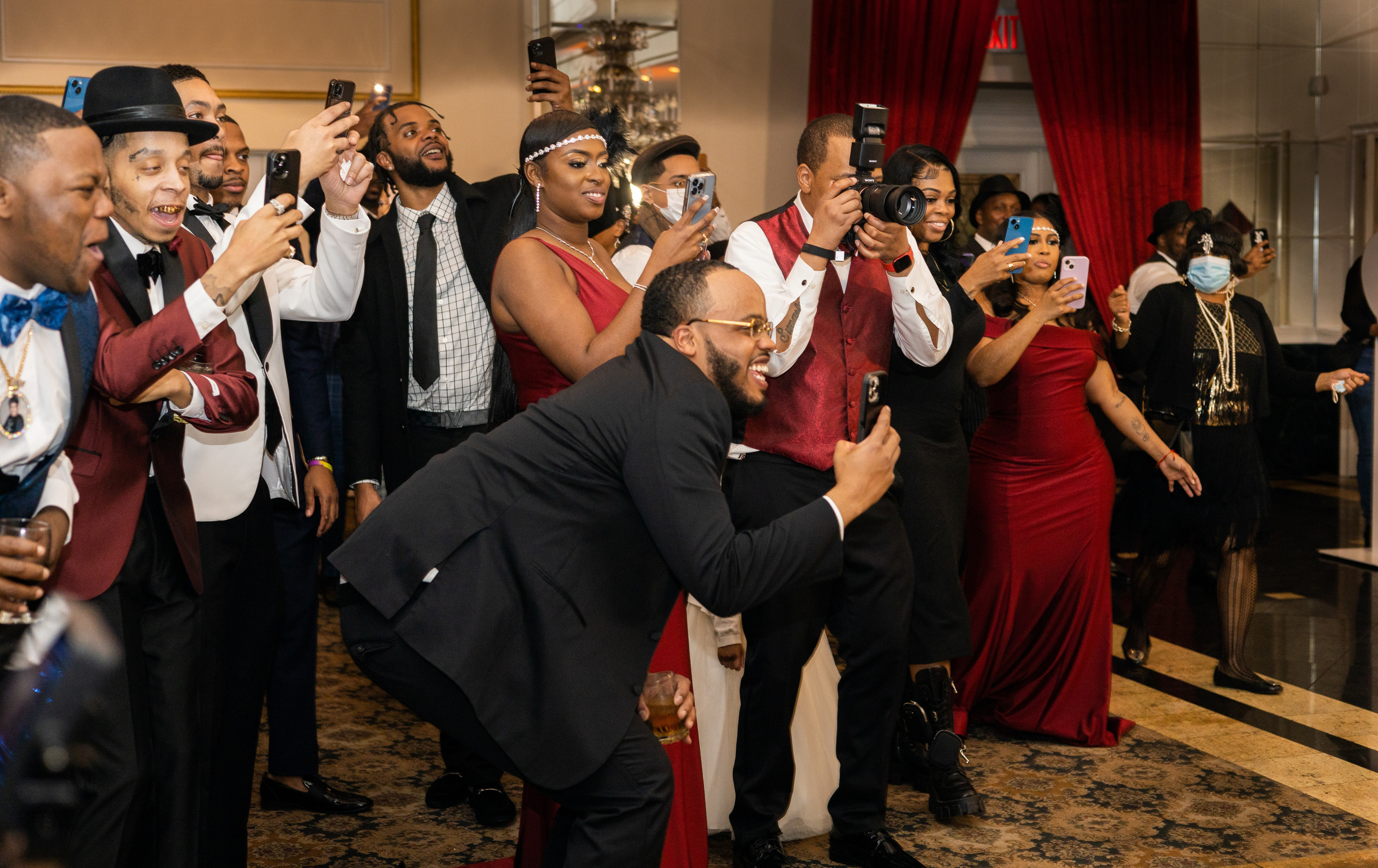 Mr. & Mrs. Burton. Wedding Photo & Video