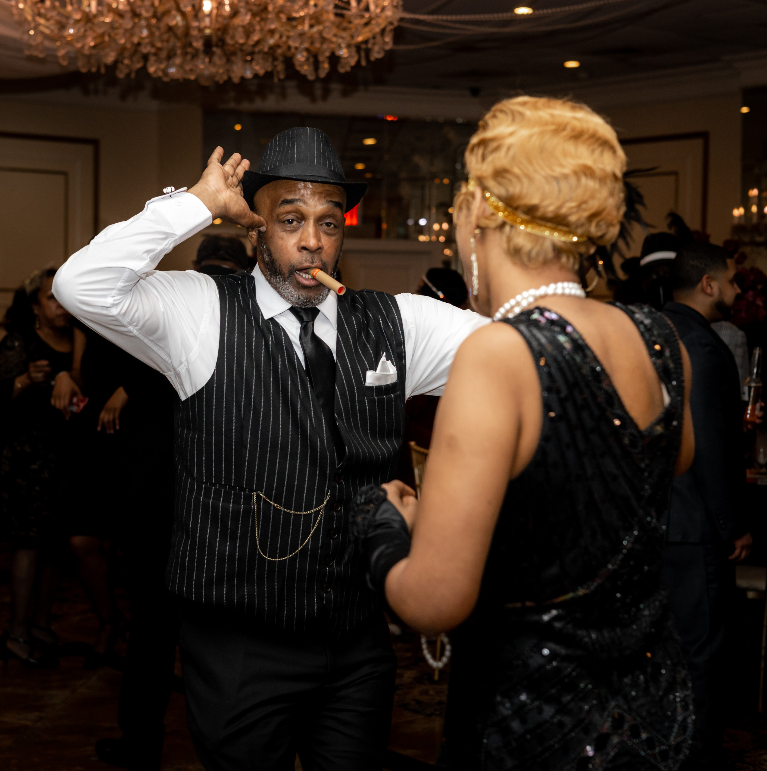 Mr. & Mrs. Burton. Wedding Photo & Video