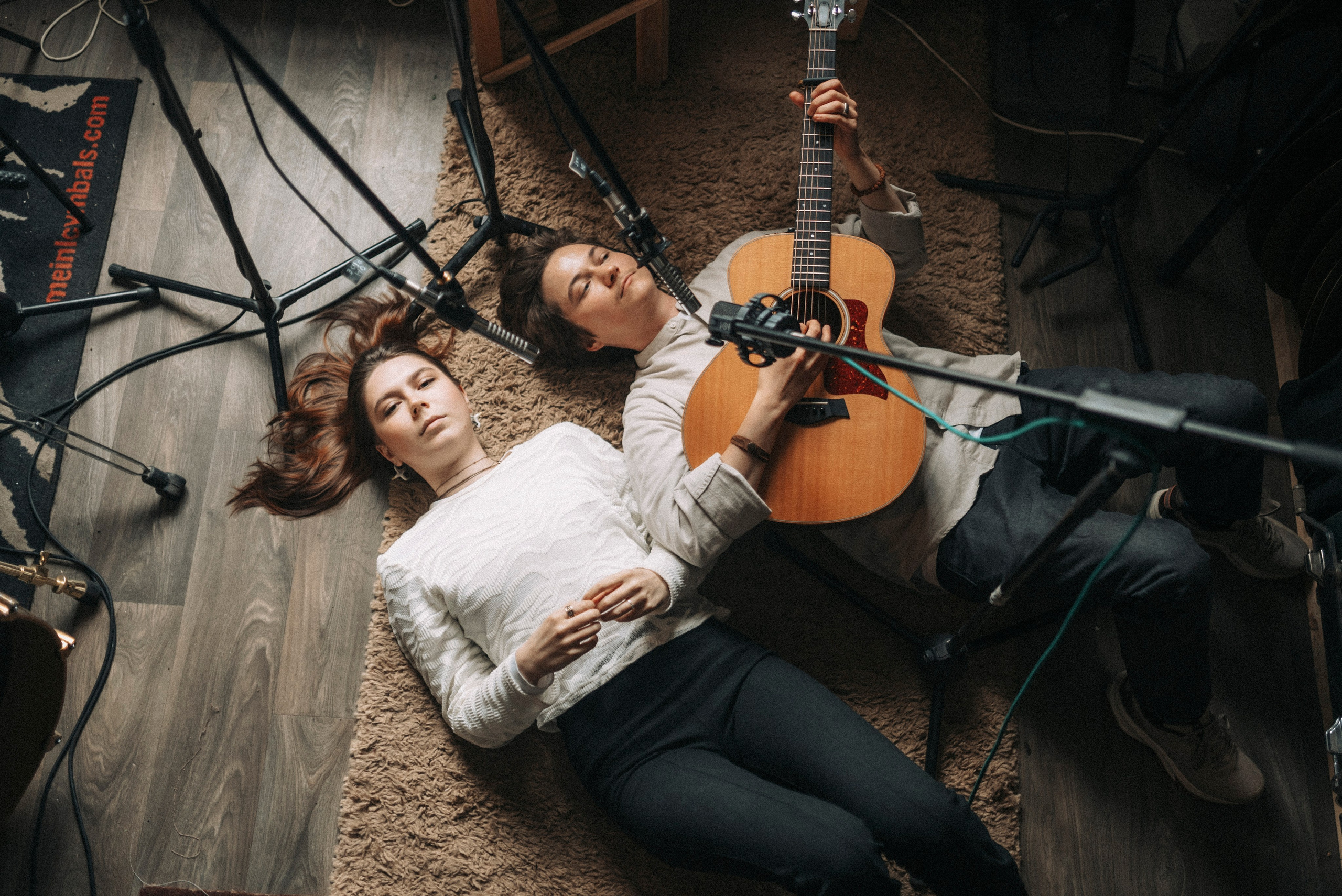 2025. Стрит-фотография, полная абсурда, идиотизма и красоты