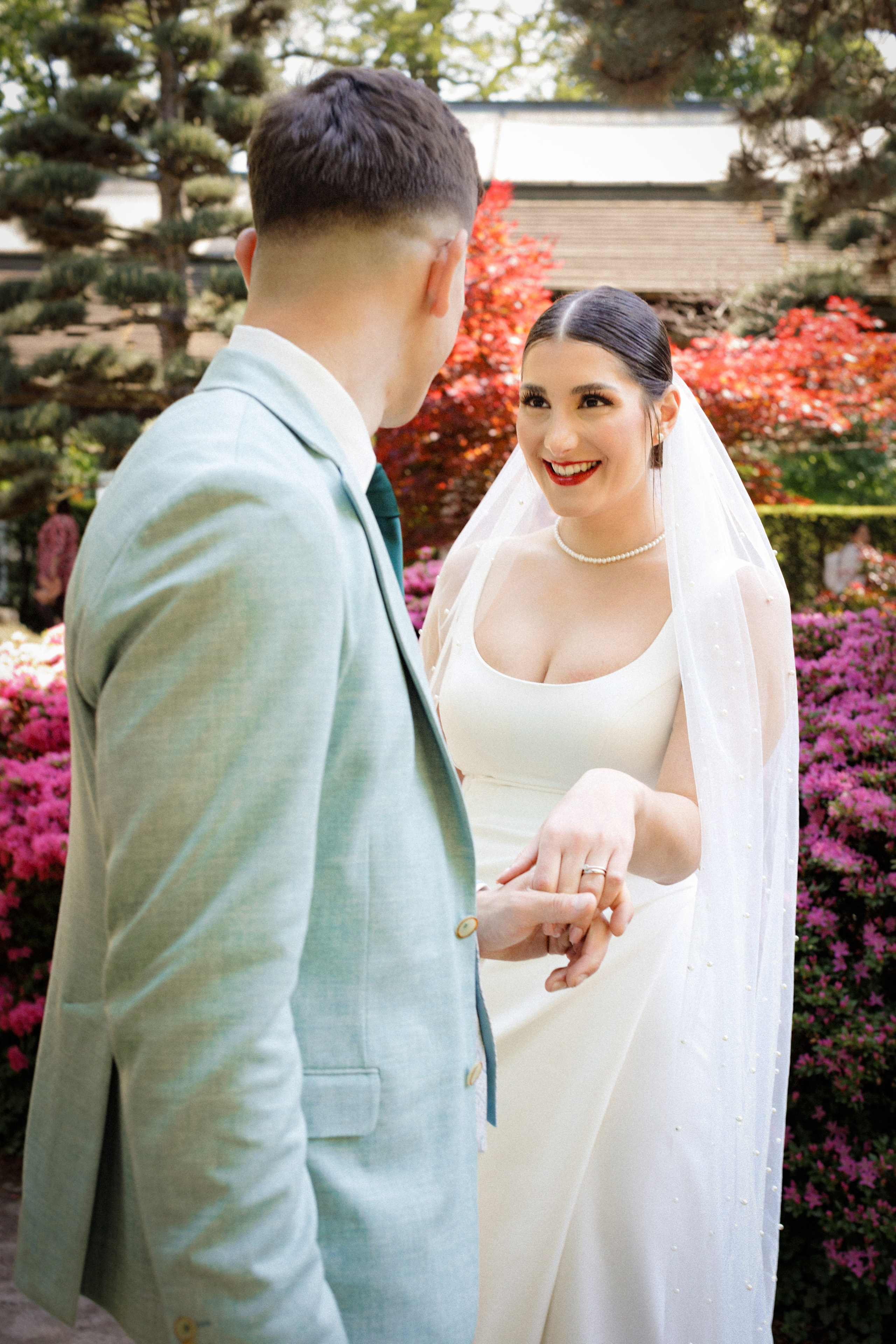 Natürliche Hochzeitsfotografie im Planten un Blomen | Hamburgs grüne Oase. Hochzeitsfotograf und Hochzeitsvideograf aus Hamburg | Roka21Film