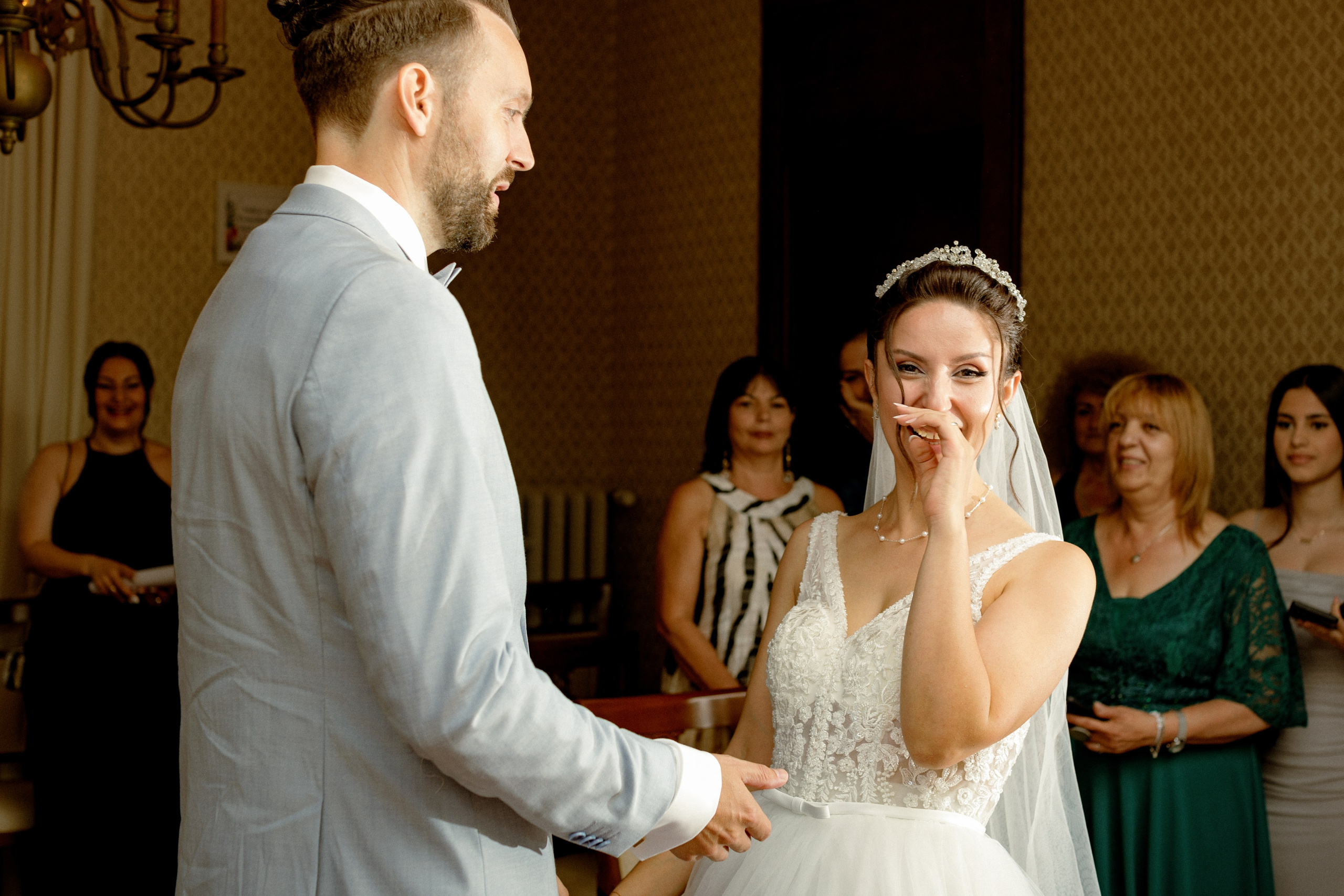 Hochzeitsfotografie in der Weißen Villa Elmshorn | Historischer Charme in Schleswig-Holstein. Hochzeitsfotograf und Hochzeitsvideograf aus Hamburg | Roka21Film