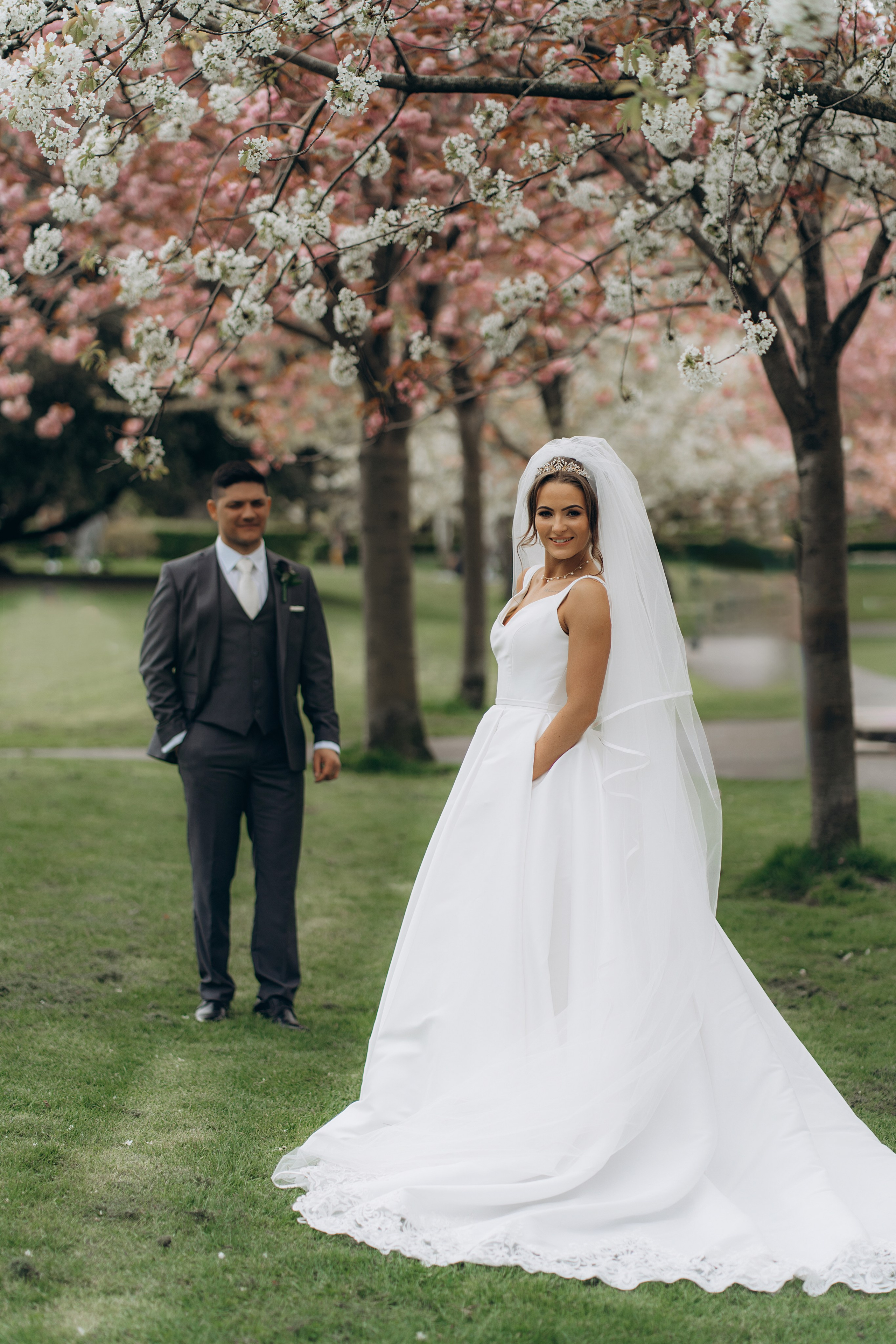 Megan & Oneias. Main