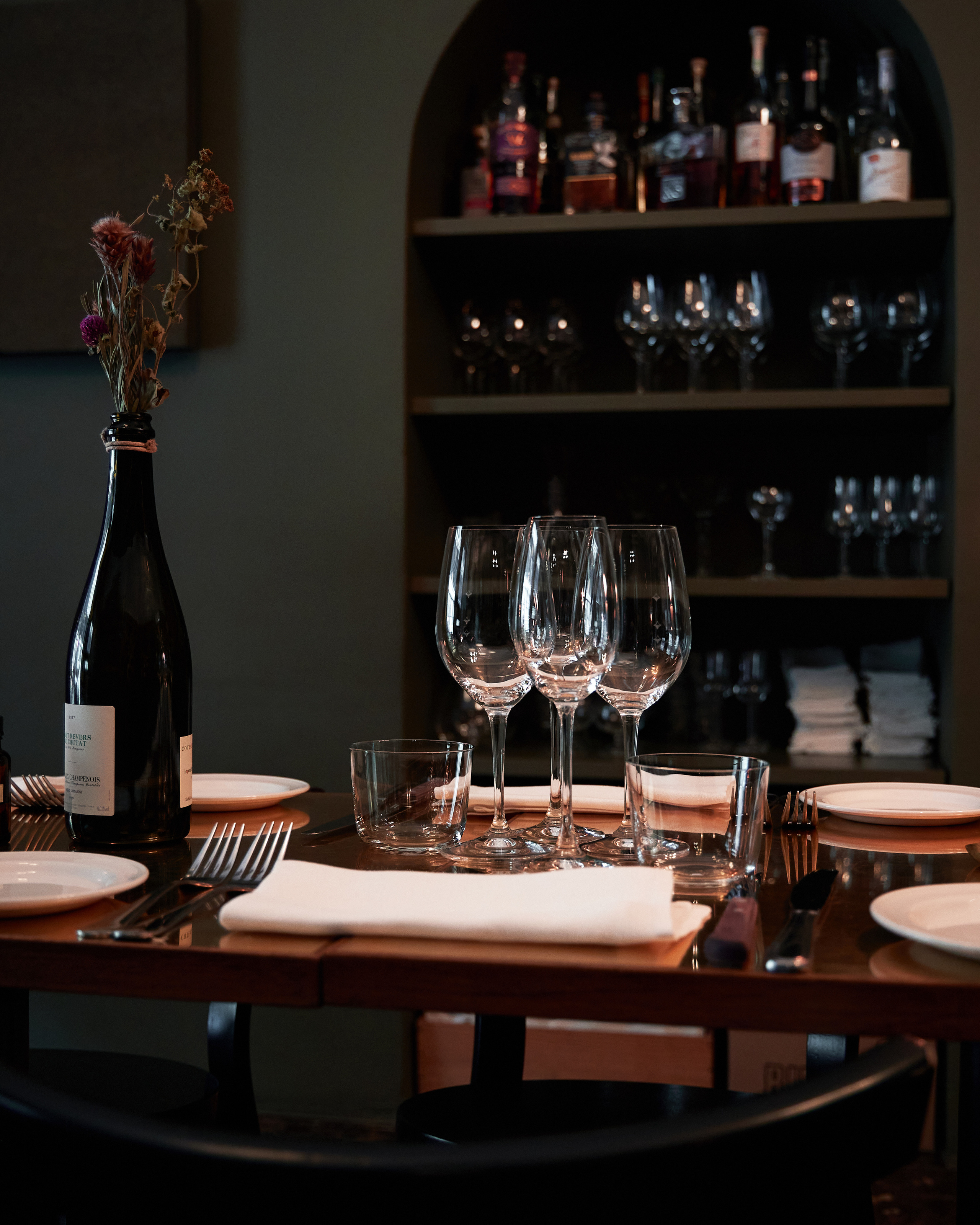 restaurant kuurna helsinki, table and glasses