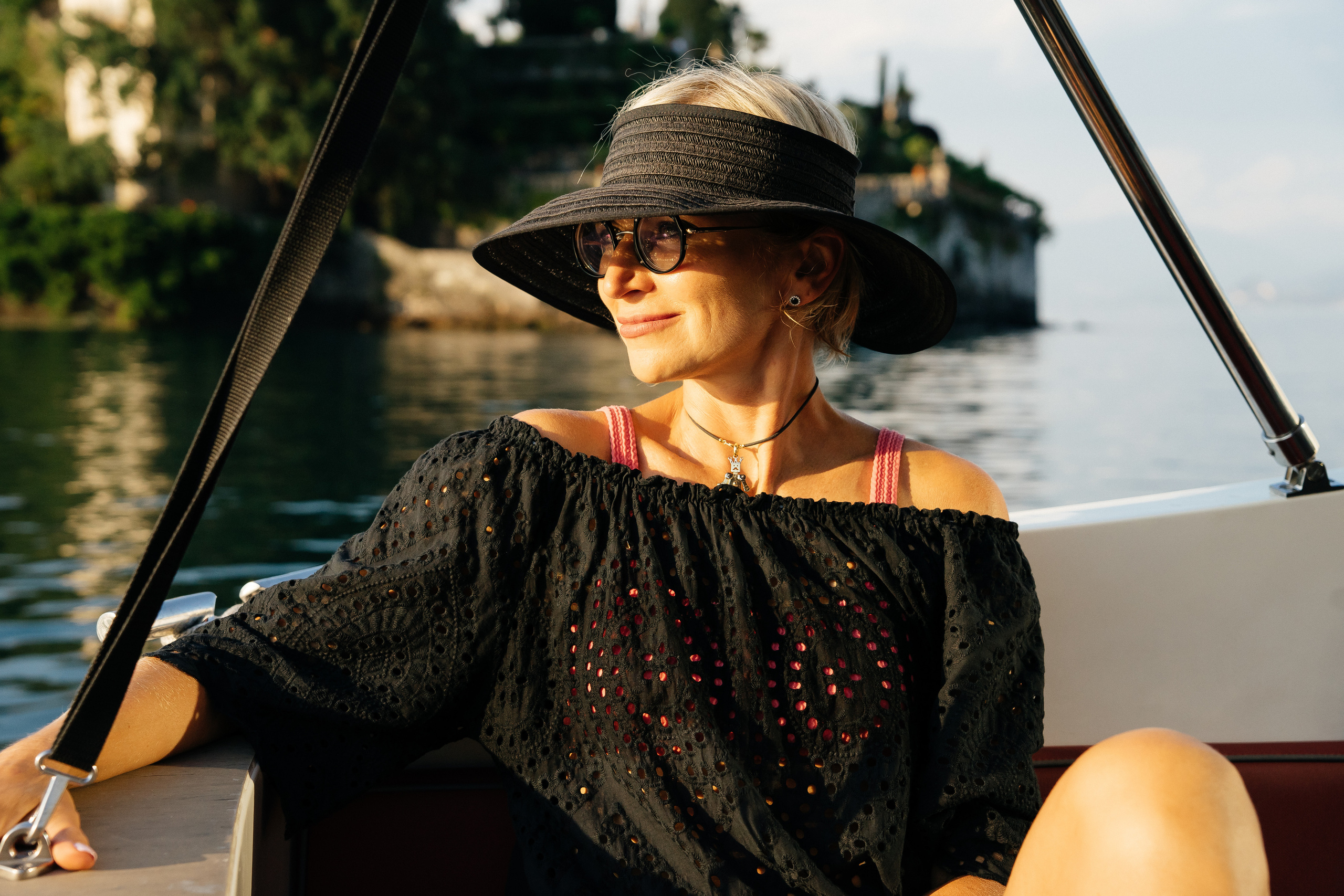 Girl’s Party on the Boat (lake Maggiore, Italy). PHOTOGRAPHER IN ITALY