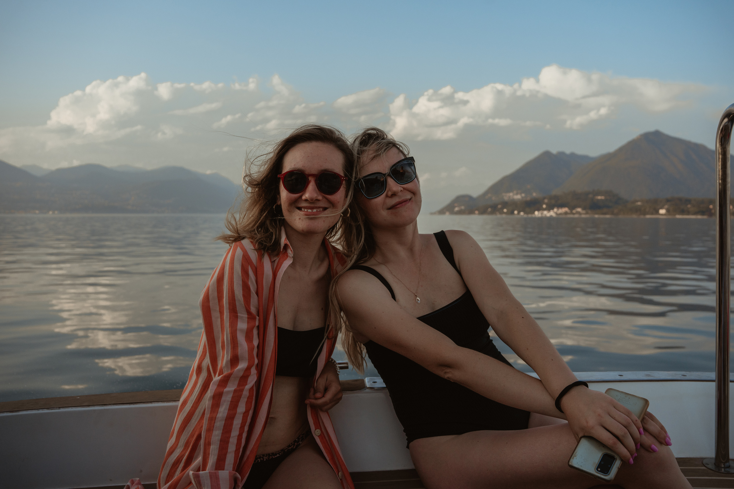 Girl’s Party on the Boat (lake Maggiore, Italy). PHOTOGRAPHER IN ITALY