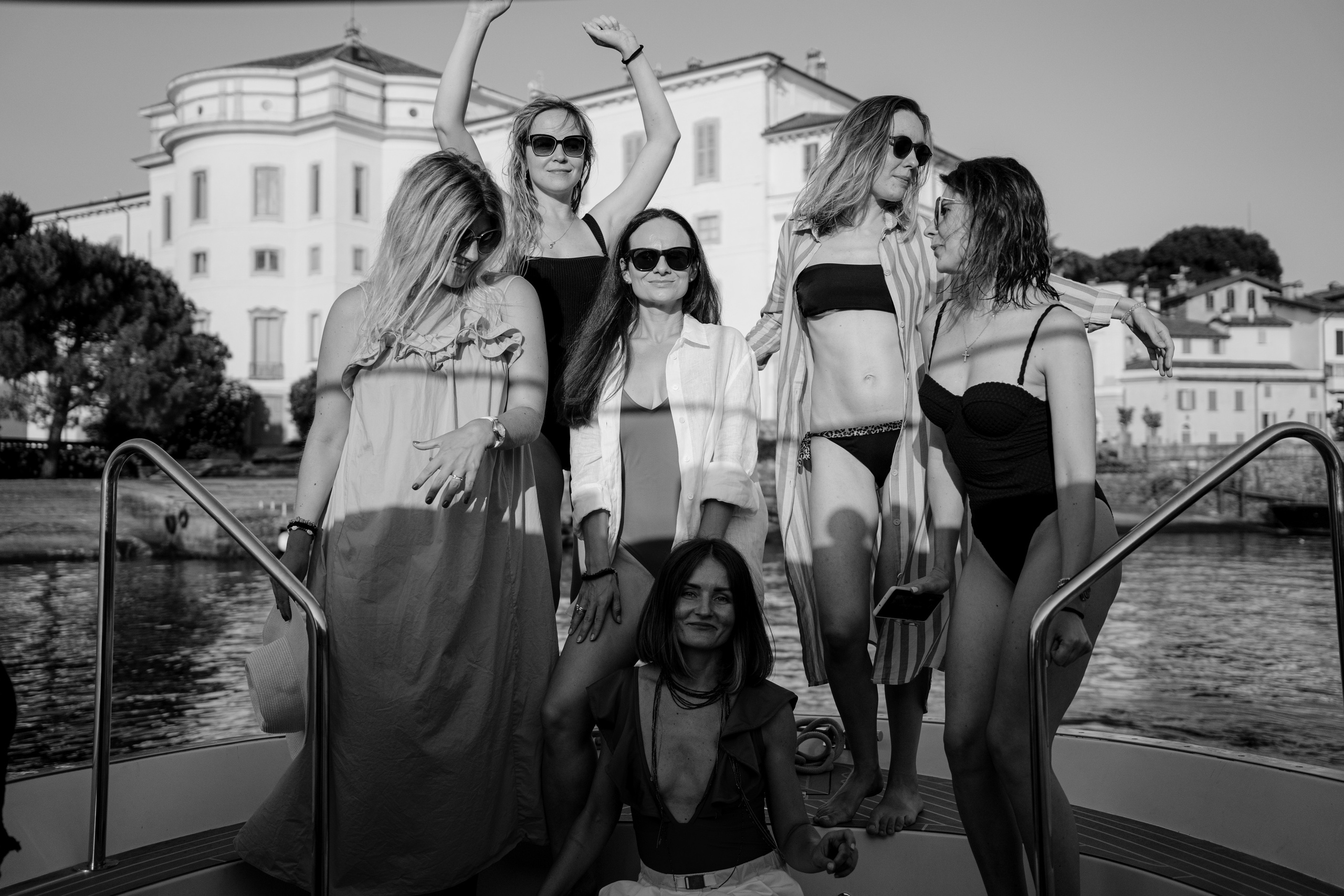 Girl’s Party on the Boat (lake Maggiore, Italy). PHOTOGRAPHER IN ITALY