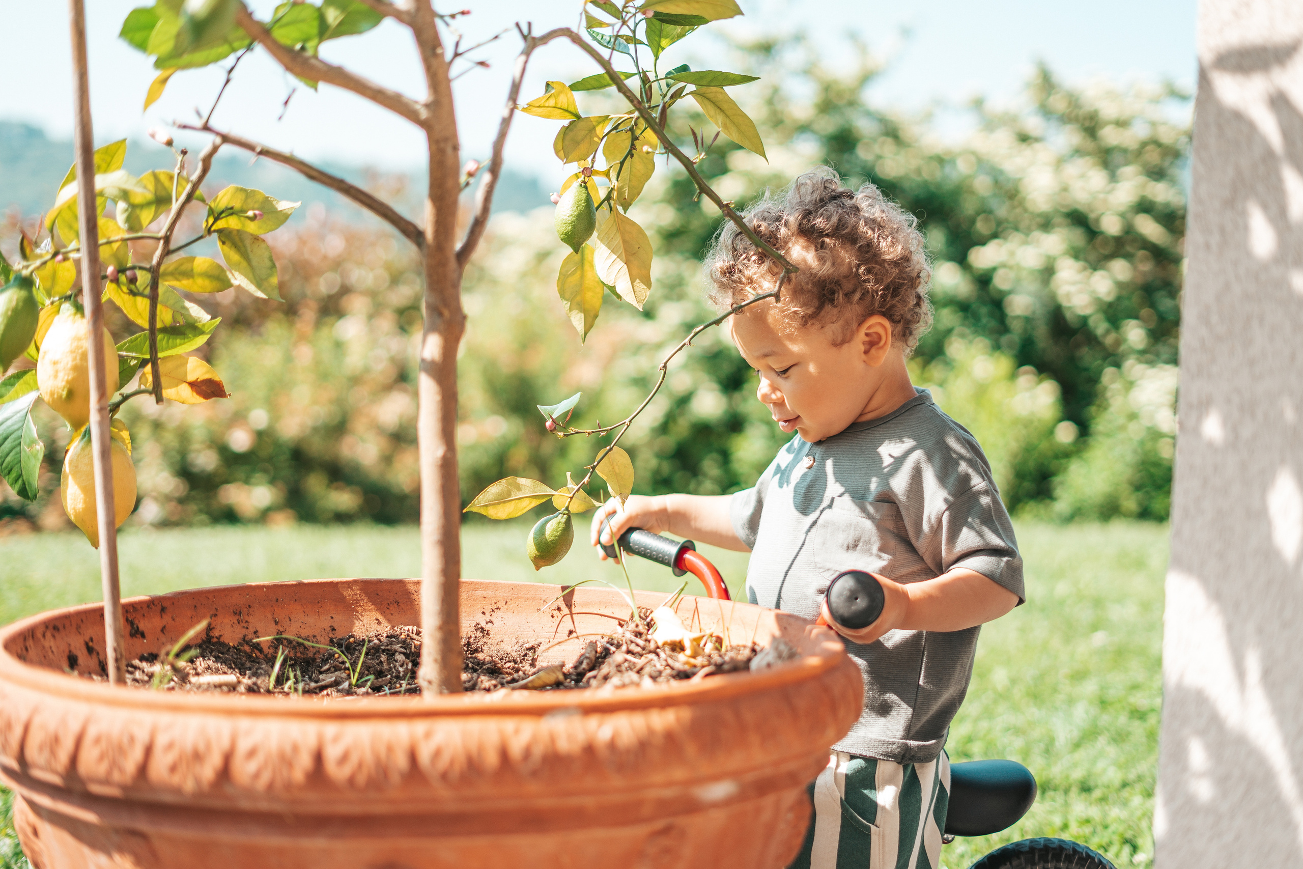 NOAH ANGELICA JHARVARI. PHOTOGRAPHER IN ITALY
