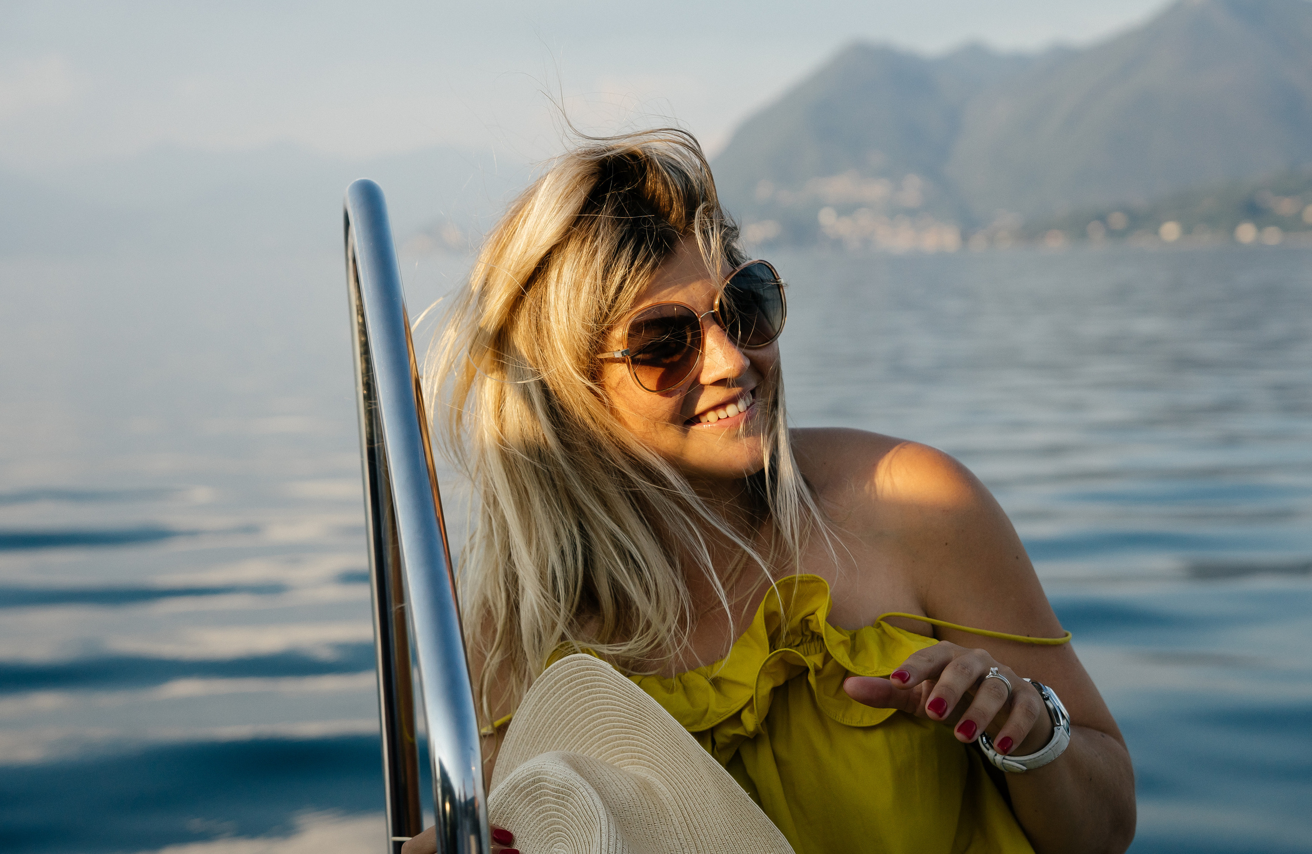 Girl’s Party on the Boat (lake Maggiore, Italy). PHOTOGRAPHER IN ITALY