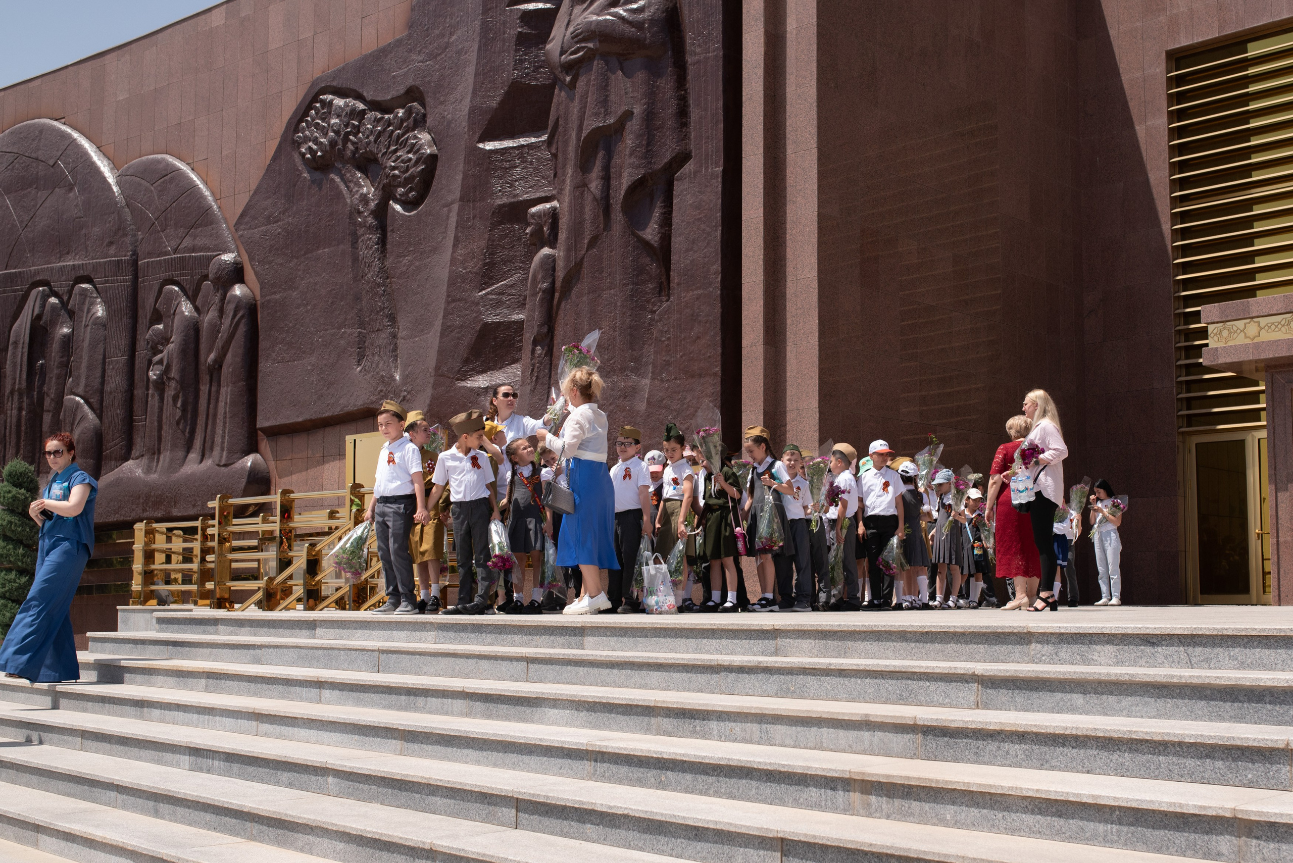 Вечный огонь 2"А» класс. Ваш фотограф в Ашхабаде Гамлет Осипов