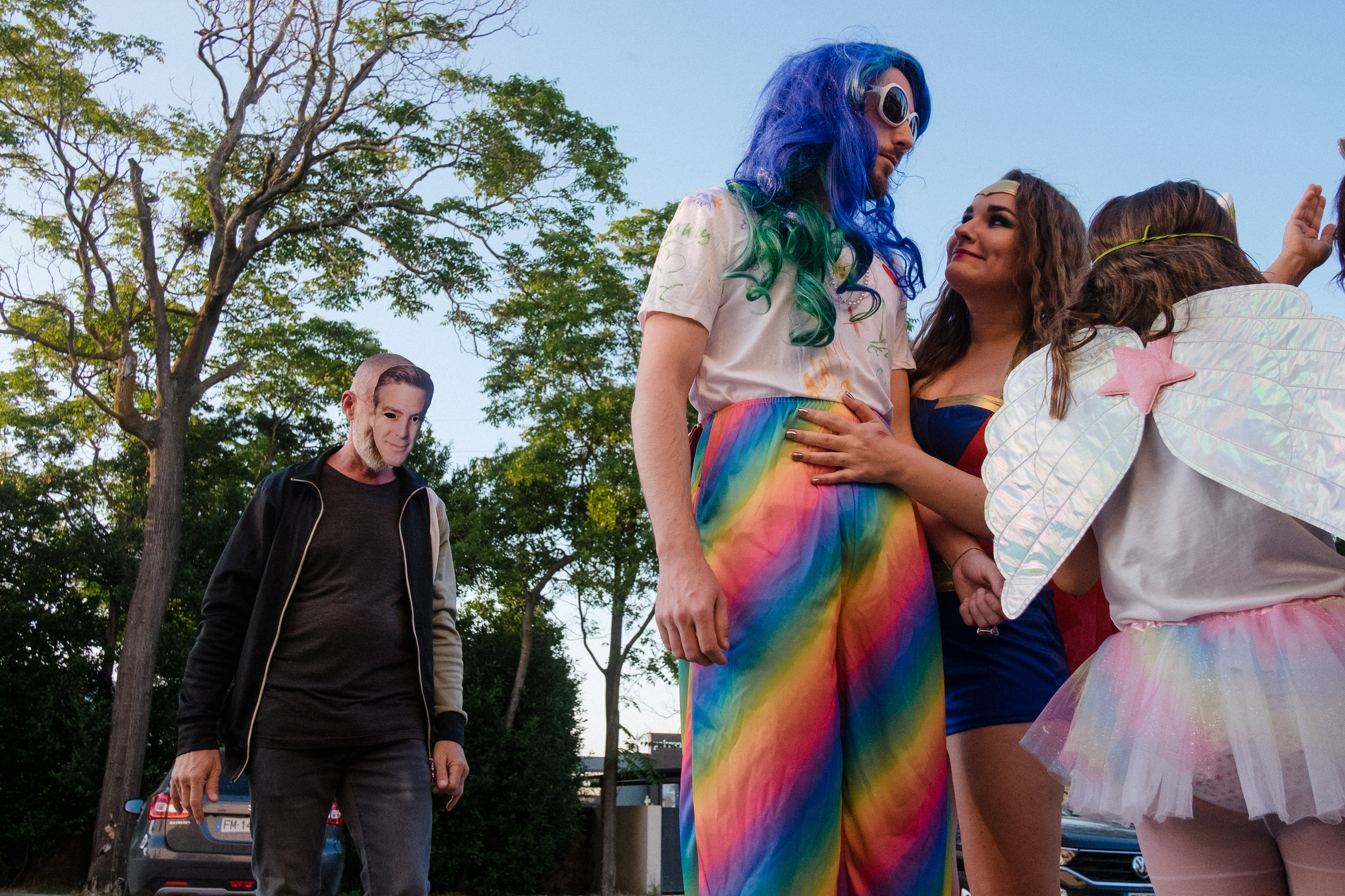 Party like your neighbors. Portrait and reportage photographer