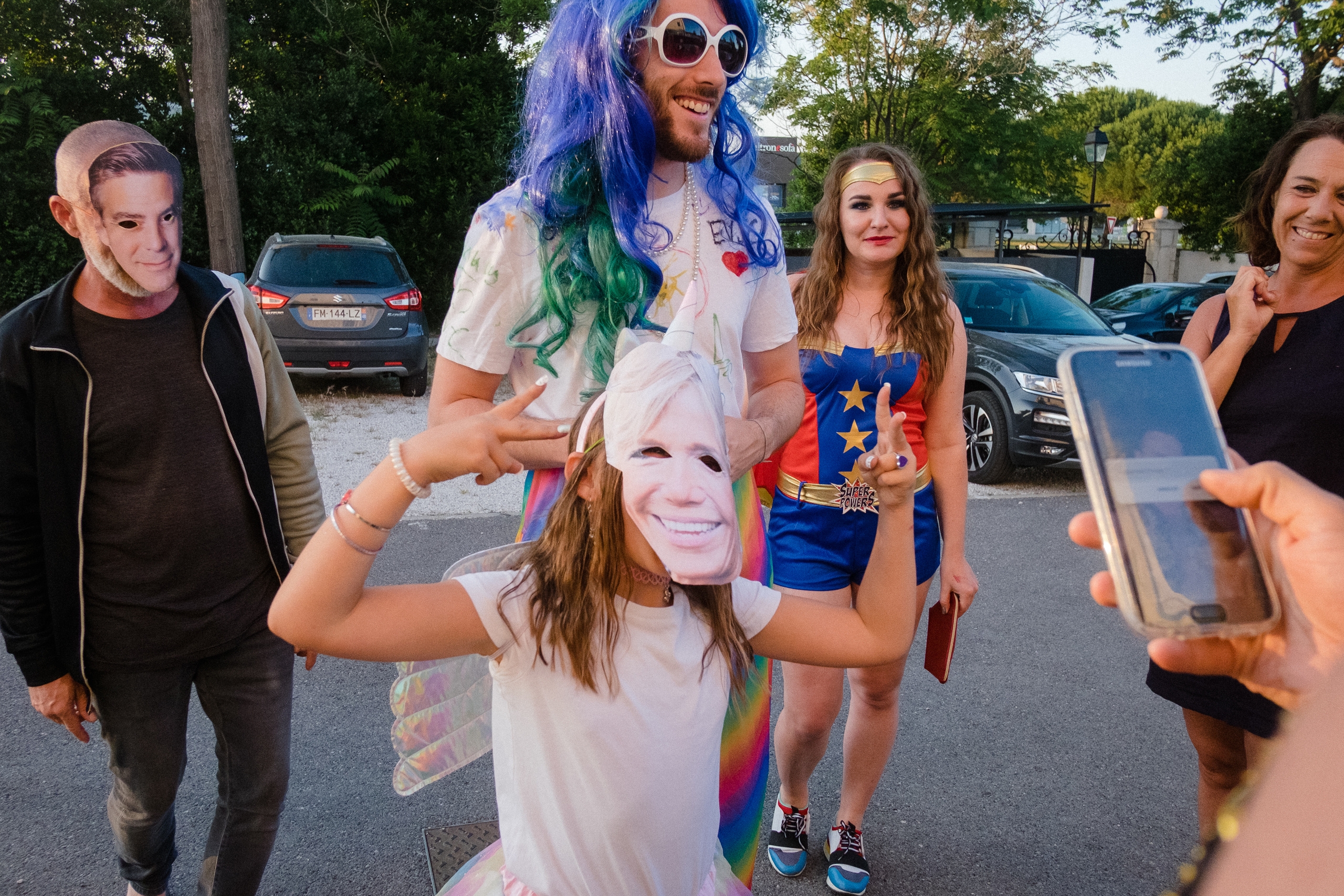 Party like your neighbors. Portrait and reportage photographer