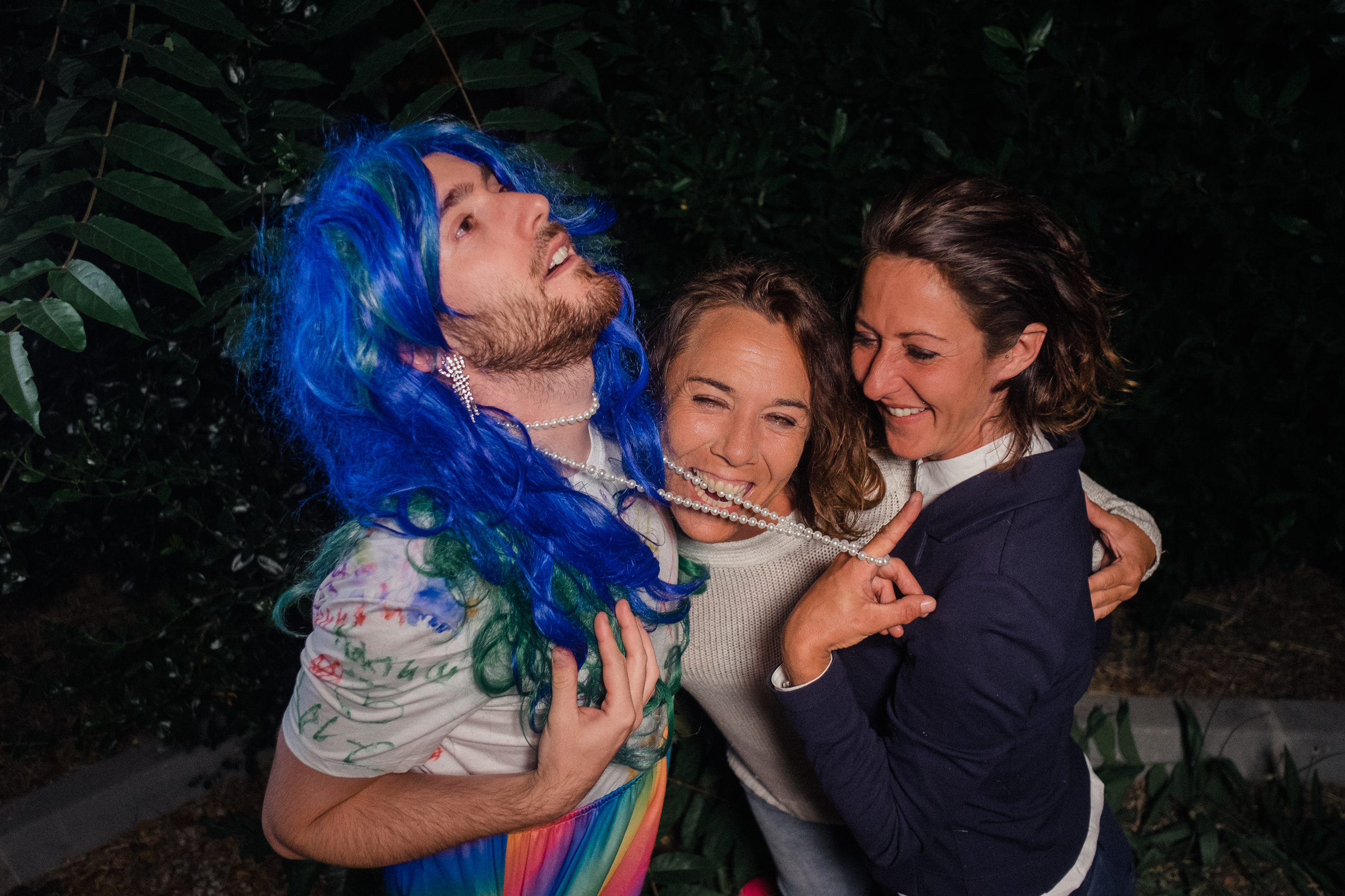 Party like your neighbors. Portrait and reportage photographer