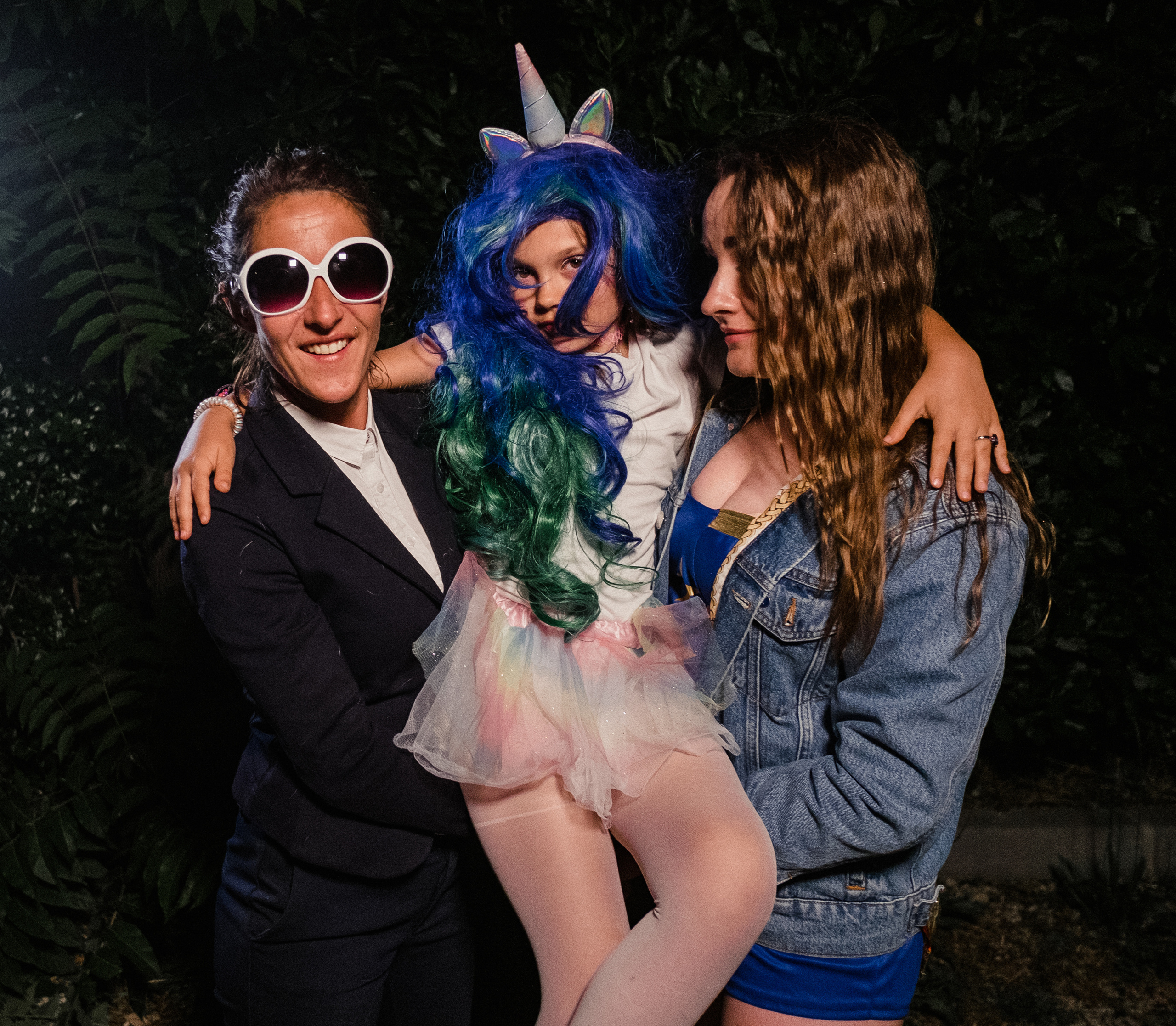 Party like your neighbors. Portrait and reportage photographer