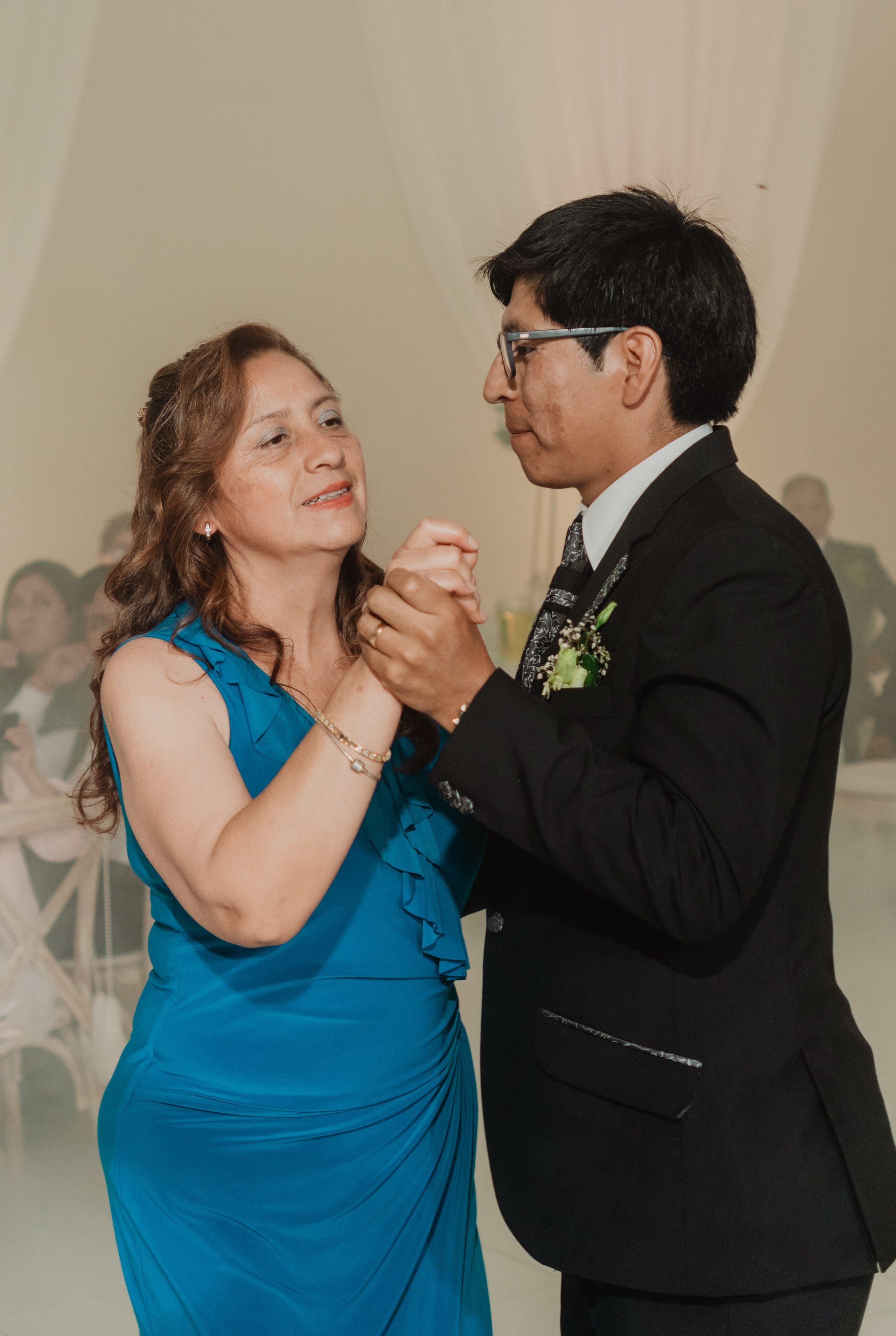 FERNANDO + MARIBEL | BODA RELIGIOSA. Studio KVTA | Fotografía y Video de Bodas en Arequipa