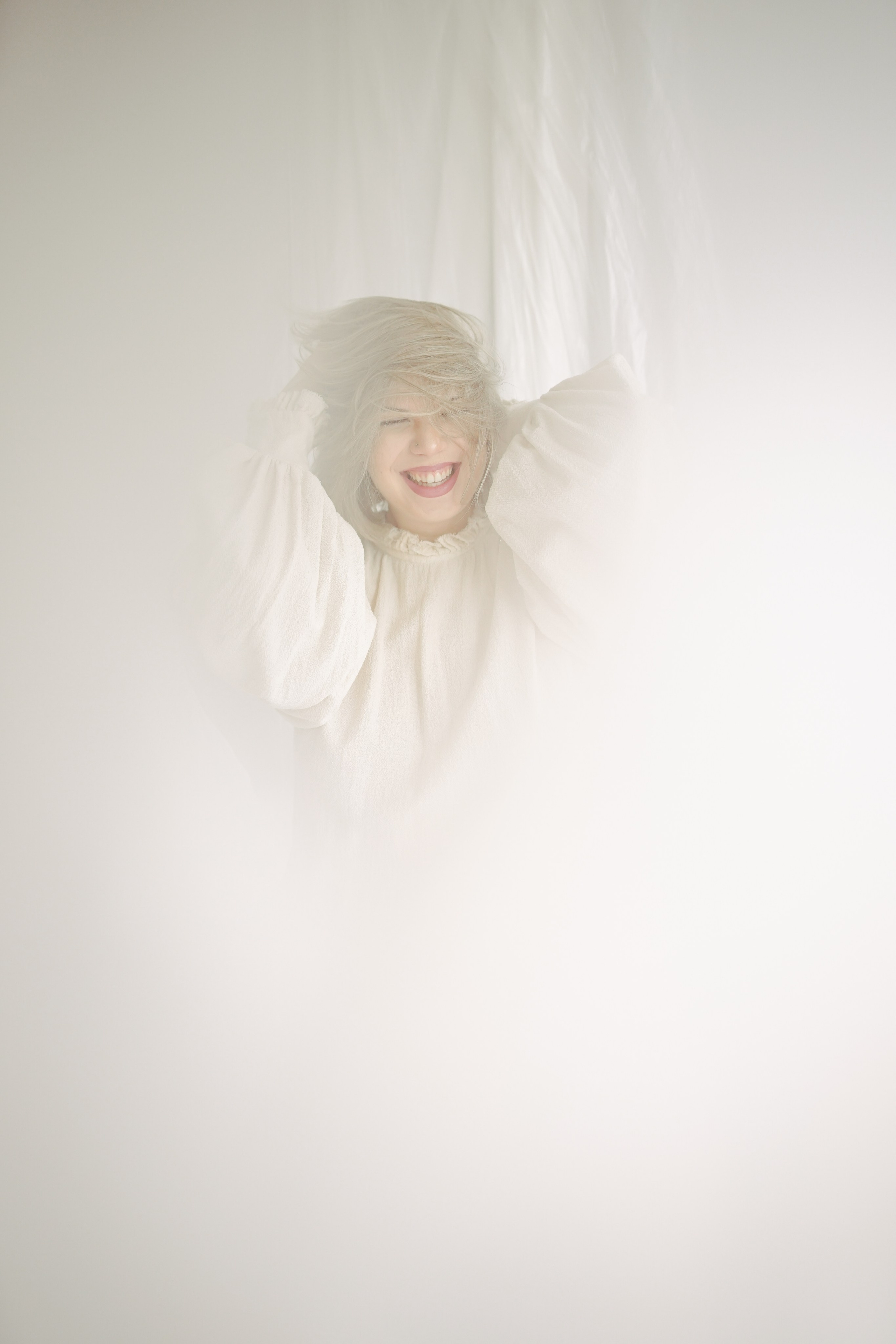 Fotografie de Portret Brașov | Artist Mădălina Beda. Madalina Beda- Artist vizual, fotograf, doula la nastere, consultant babywearing Brasov si in toata tara