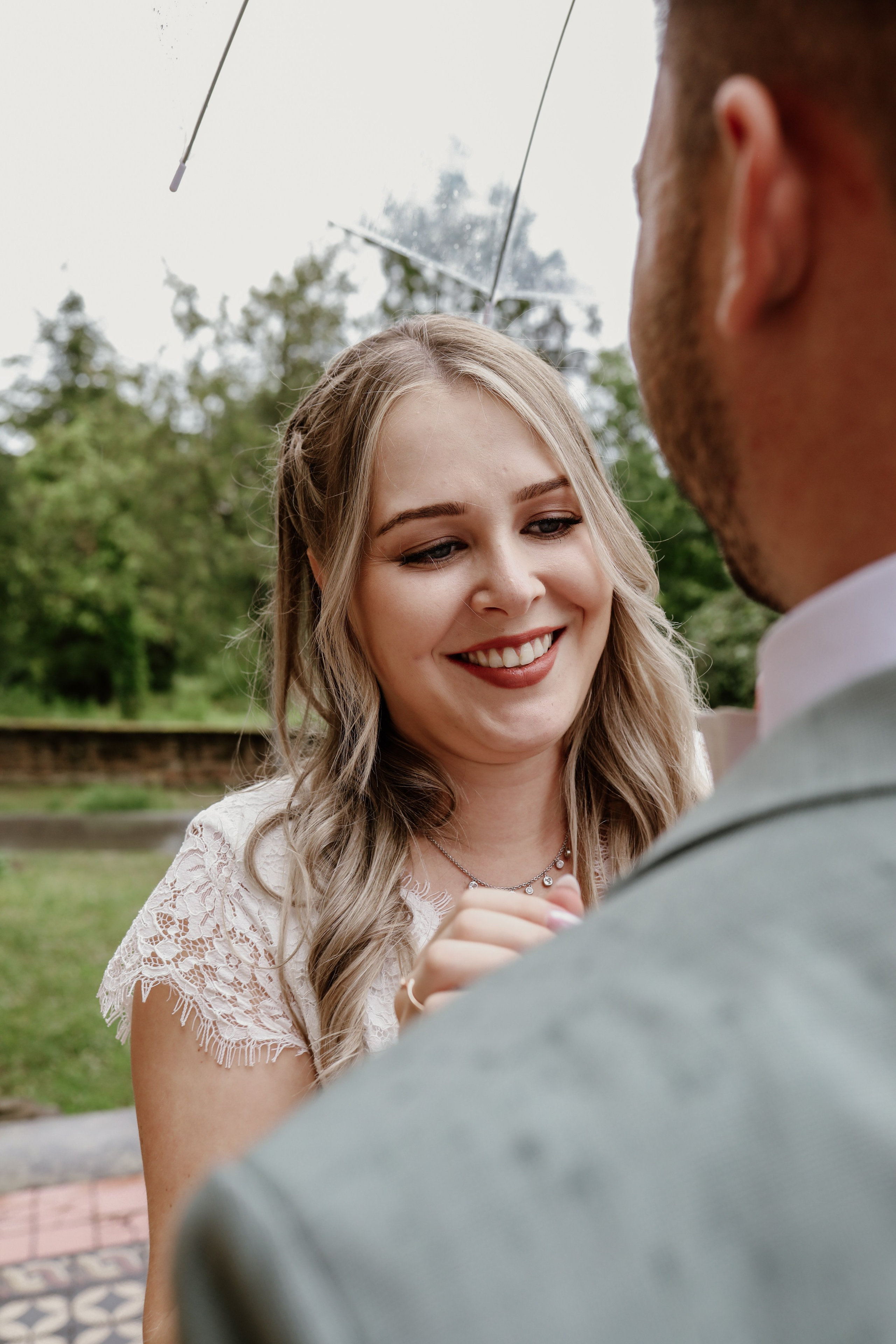 Emotionales Brautpaarporträt in Haßloch– Hochzeitsreportage Pfalz