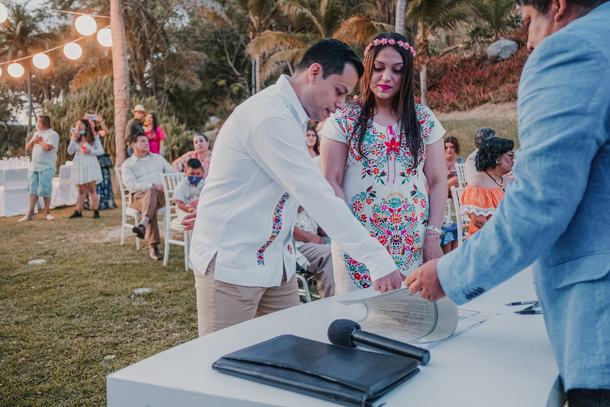 Silvia & Julio / Huatulco. Wedding and family photographer in Mexico City