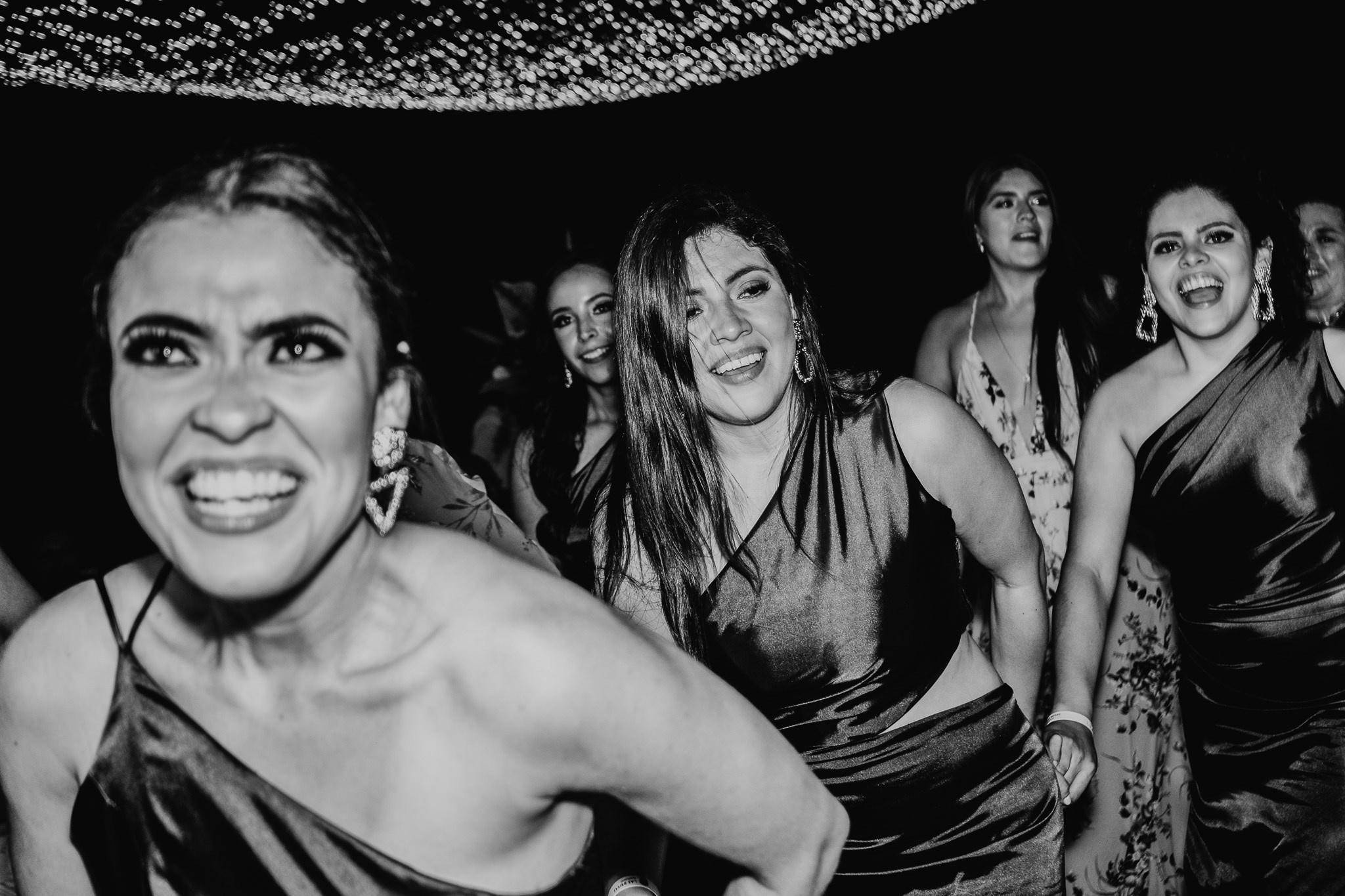 Silvia & Julio / Huatulco. Wedding and family photographer in Mexico City