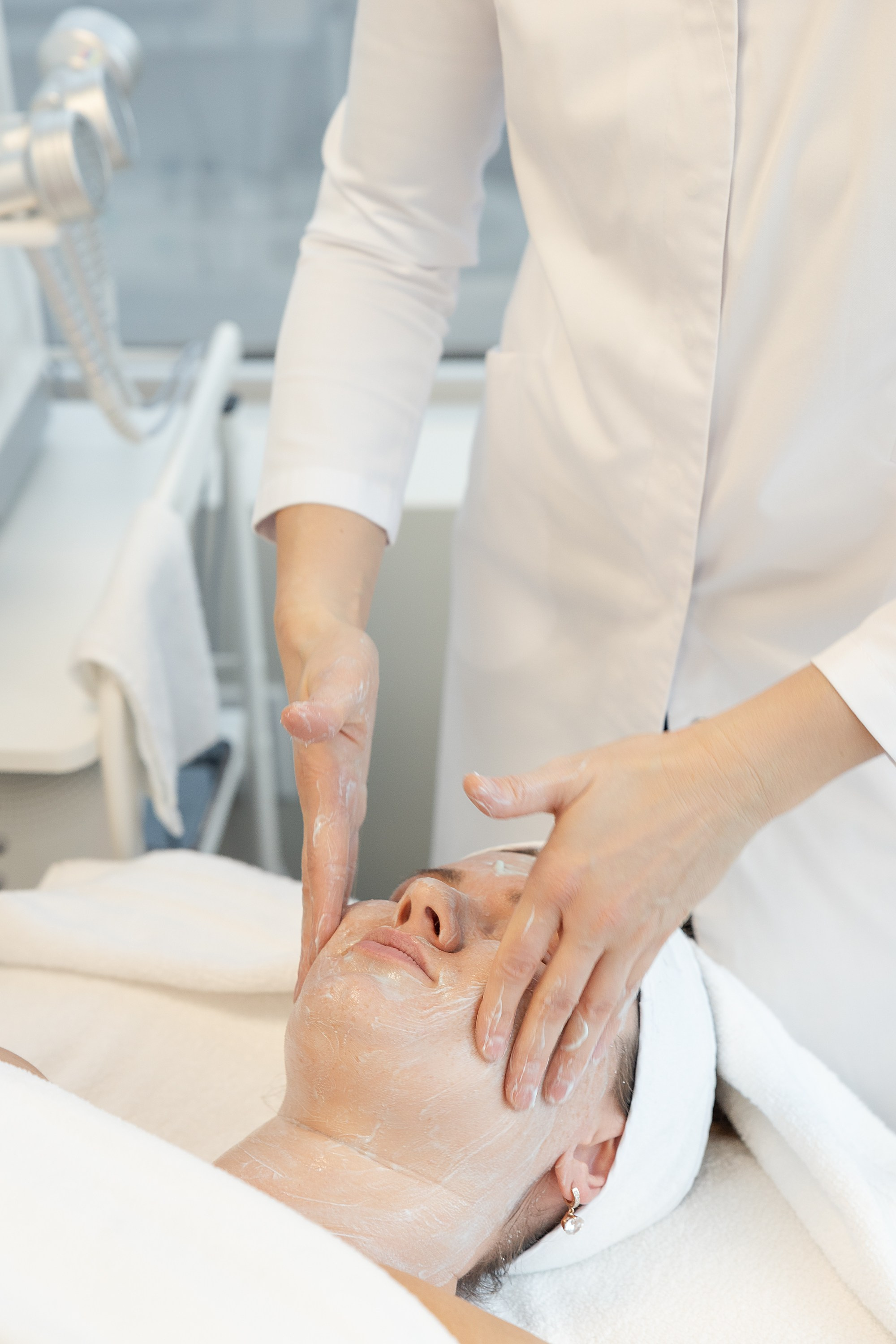 Violeta Sili, Esthéticienne/Beautician